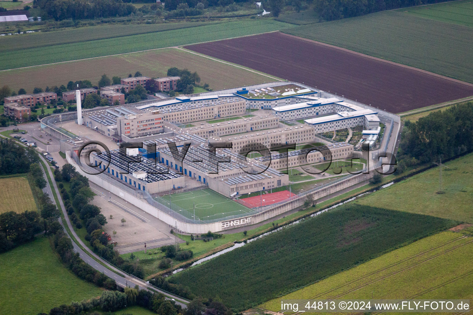 Luftaufnahme von Von Sicherheitsumzäunung umgebenes Gelände der Justizvollzugsanstalt Geldern in Geldern im Bundesland Nordrhein-Westfalen, Deutschland