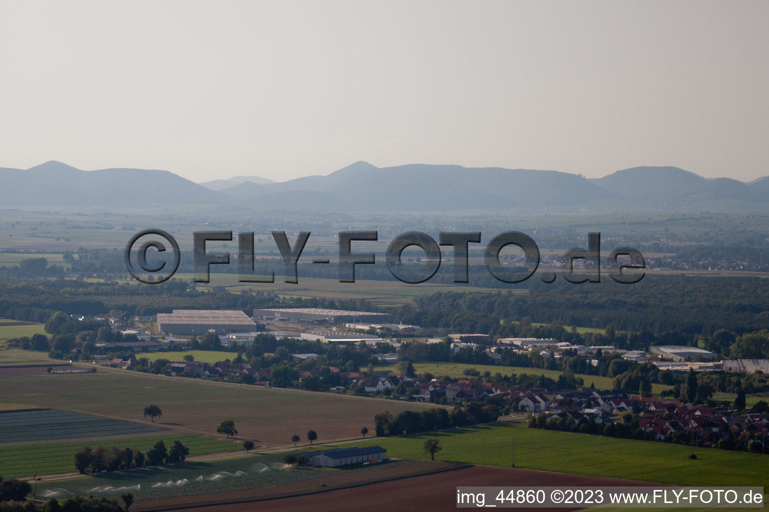 Luftaufnahme von Kandel, Gewerbegebiet Horst im Ortsteil Minderslachen im Bundesland Rheinland-Pfalz, Deutschland