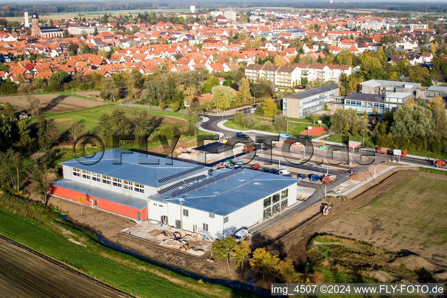 Gebäude der Veranstaltungshalle Bienwaldhalle in Kandel im Bundesland Rheinland-Pfalz, Deutschland