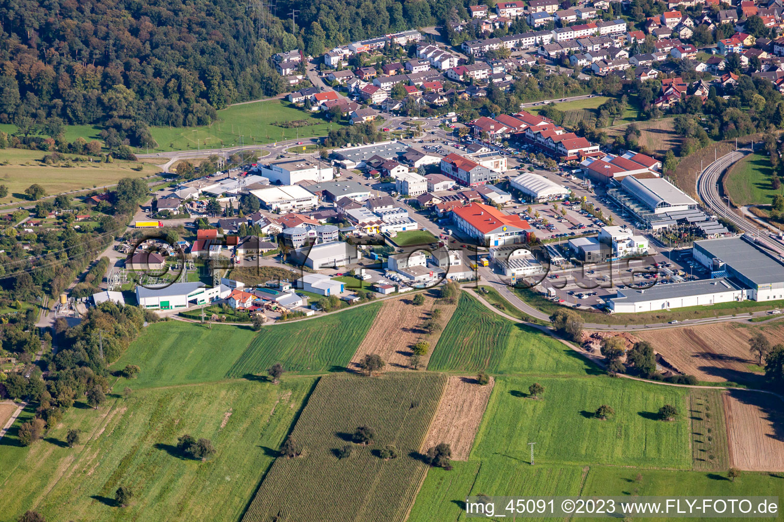 Gewerbegebiet Hertzstr im Ortsteil Langensteinbach in Karlsbad im Bundesland Baden-Württemberg, Deutschland