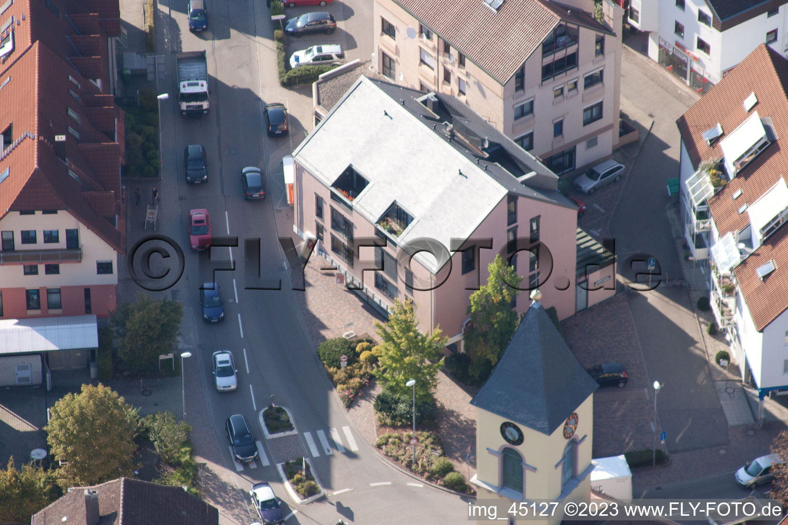 Luftbild von Central Apotheke im Ortsteil Langensteinbach in Karlsbad im Bundesland Baden-Württemberg, Deutschland
