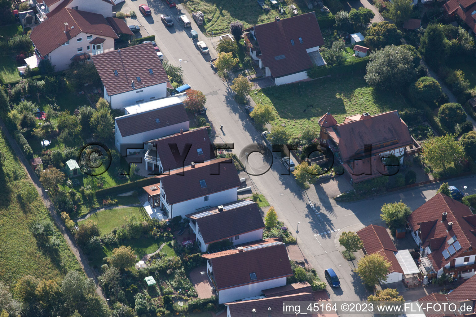 Luftaufnahme von Langensteinbach, Mozartstr in Karlsbad im Bundesland Baden-Württemberg, Deutschland