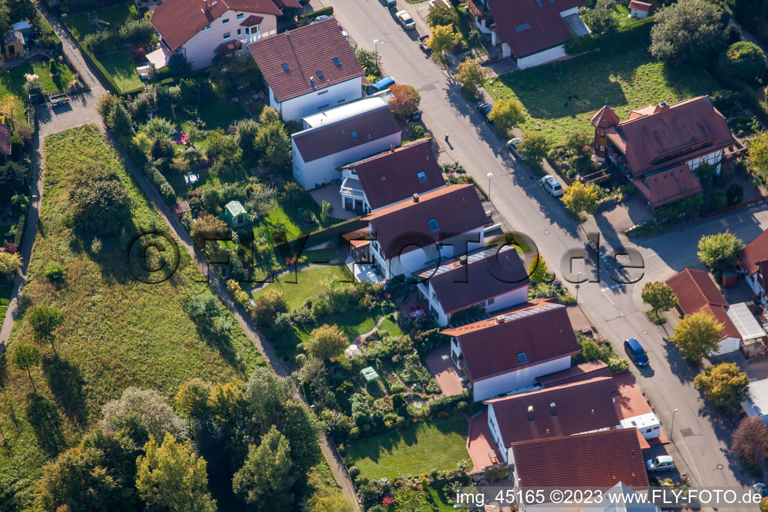 Luftbild von Mozartstr im Ortsteil Langensteinbach in Karlsbad im Bundesland Baden-Württemberg, Deutschland