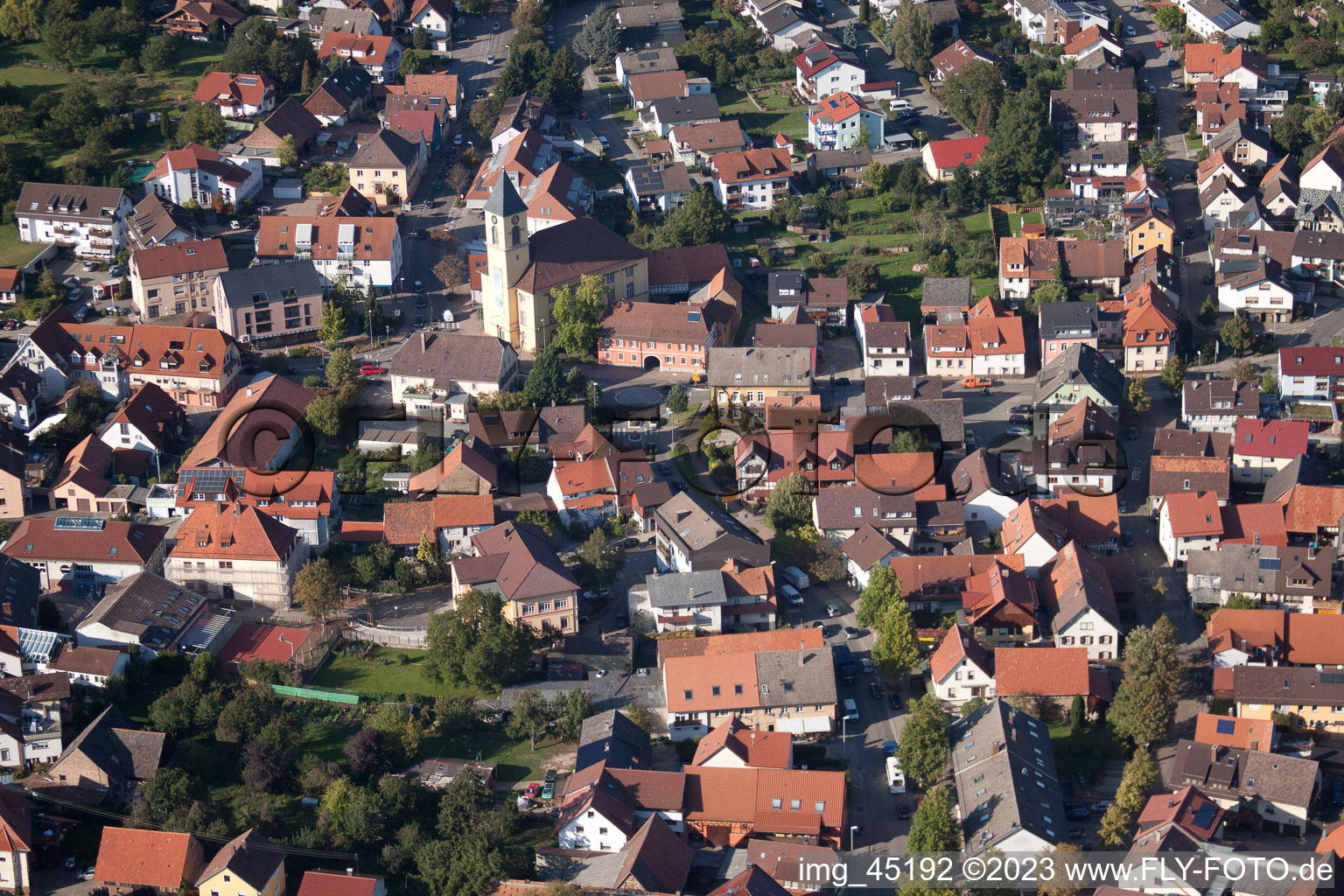 Luftbild von Langensteinbach, Hauptstr in Karlsbad im Bundesland Baden-Württemberg, Deutschland