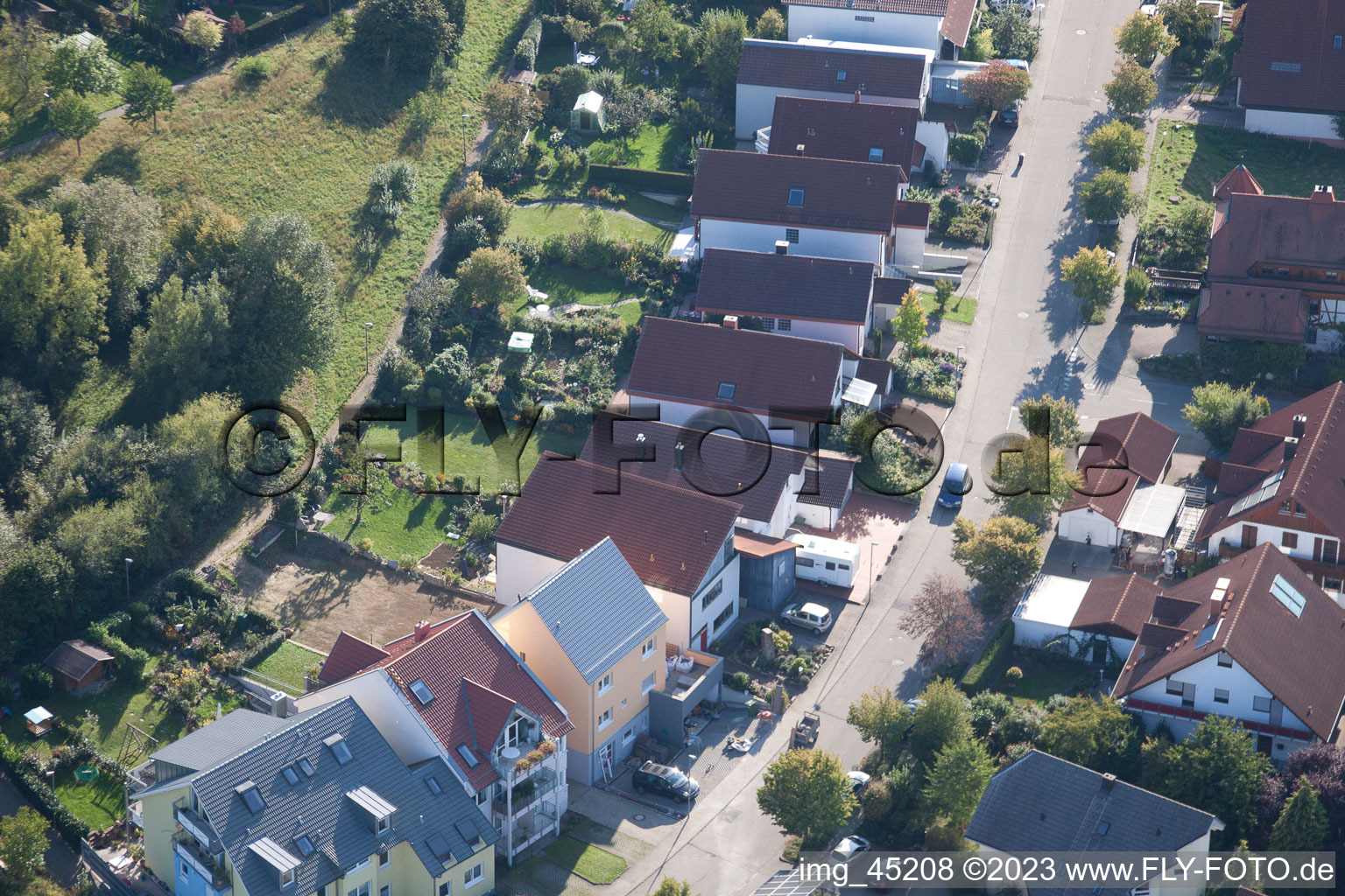 Luftaufnahme von Langensteinbach, Mozartstr in Karlsbad im Bundesland Baden-Württemberg, Deutschland