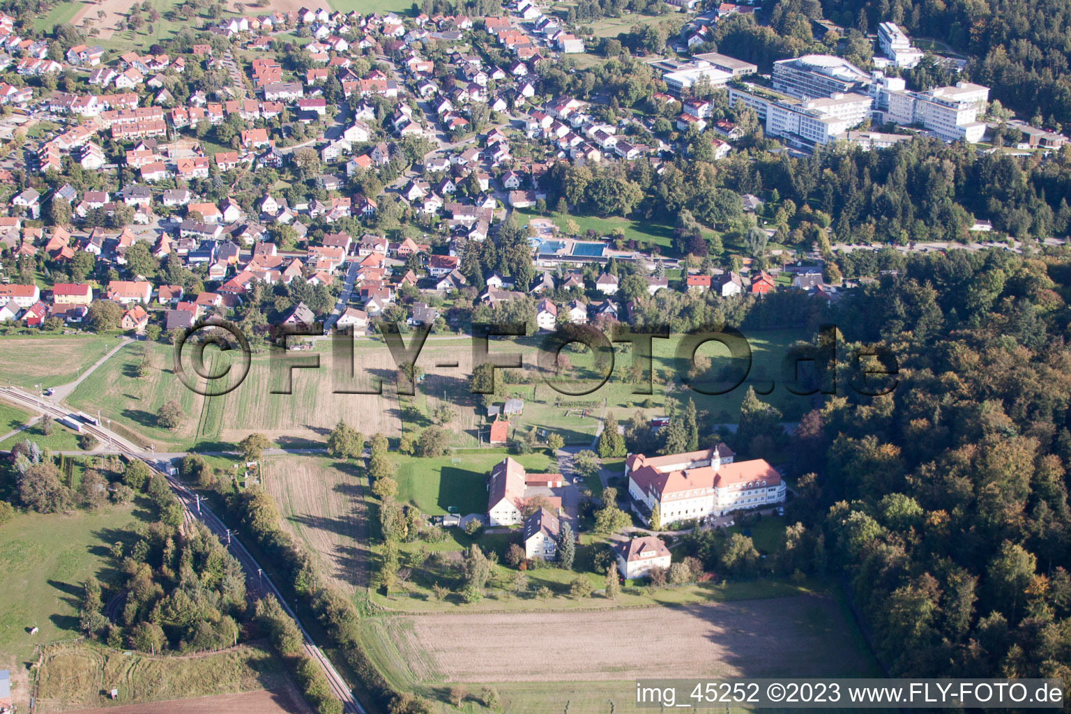 Ortsteil Langensteinbach in Karlsbad im Bundesland Baden-Württemberg, Deutschland aus der Vogelperspektive