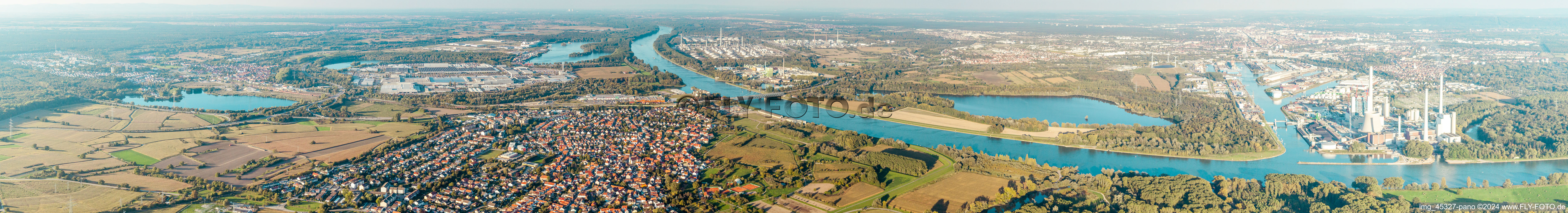 Panorama Perspektive des Fluß - Brückenbauwerk über den Rhein im Ortsteil Maximiliansau in Wörth am Rhein im Bundesland Rheinland-Pfalz, Deutschland