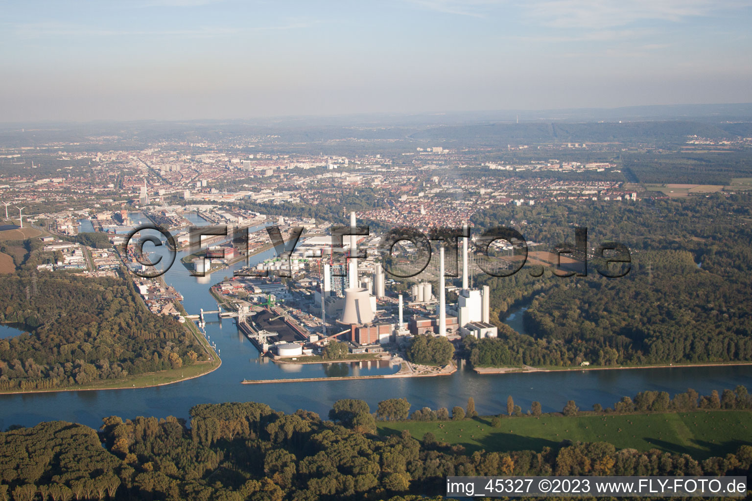 Rheinhafen ENBW in Karlsruhe im Bundesland Baden-Württemberg, Deutschland von oben gesehen