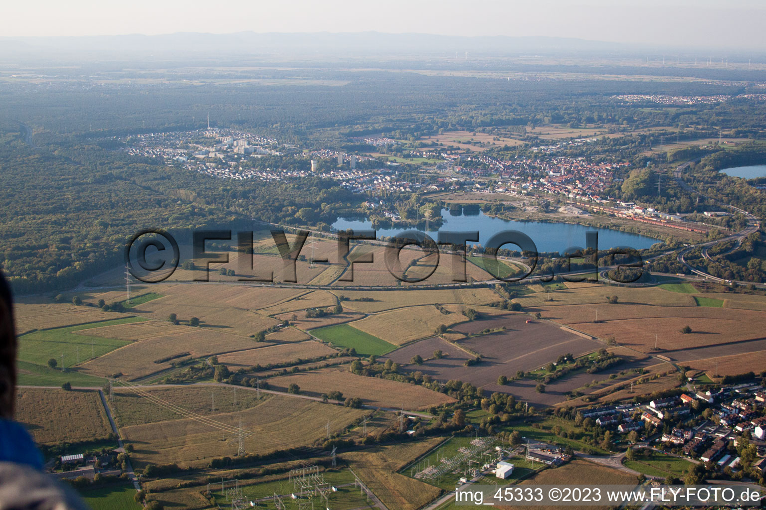 Luftaufnahme von Ortsteil Maximiliansau in Wörth am Rhein im Bundesland Rheinland-Pfalz, Deutschland