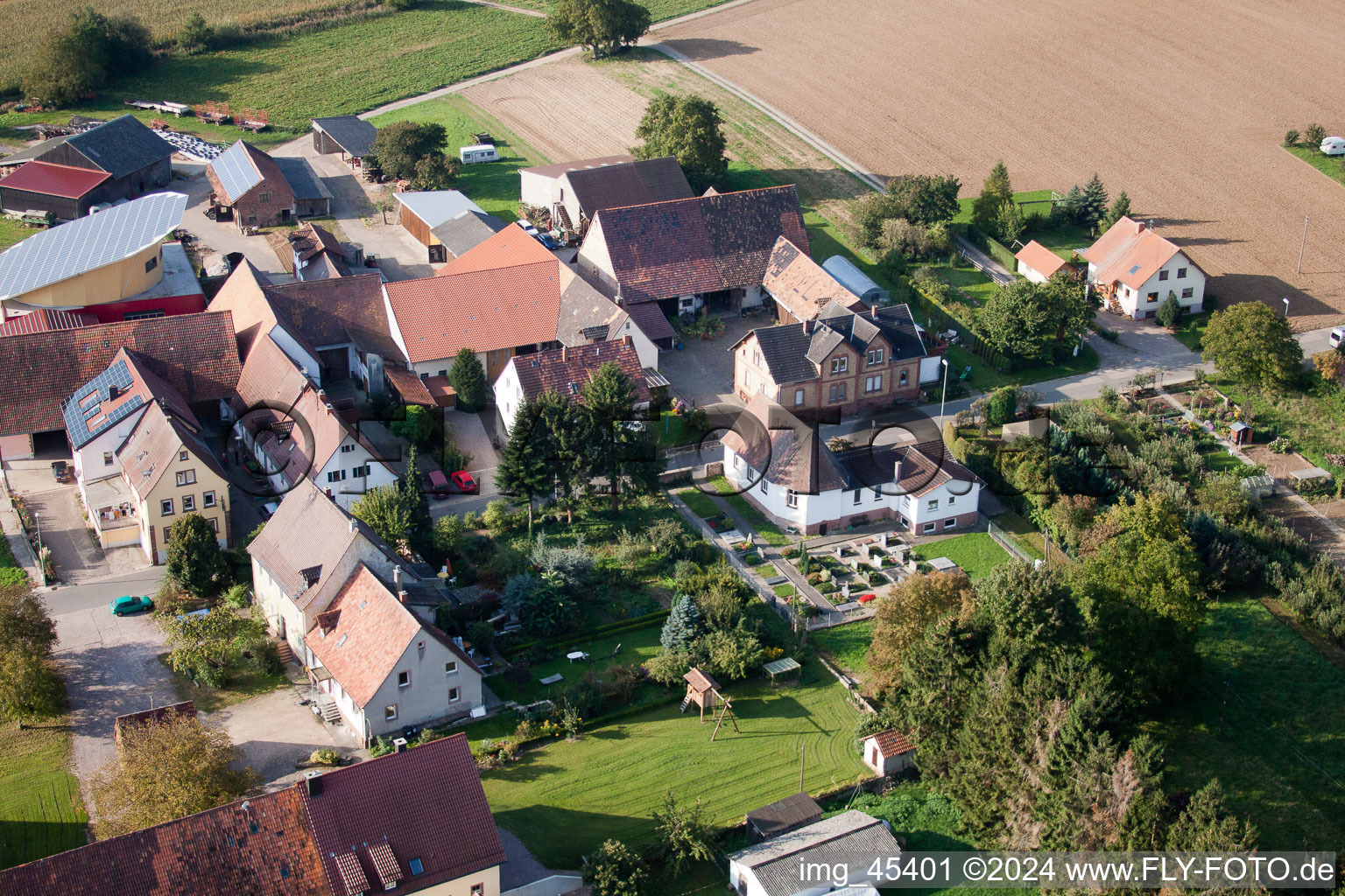 Deutschhof im Bundesland Rheinland-Pfalz, Deutschland von oben