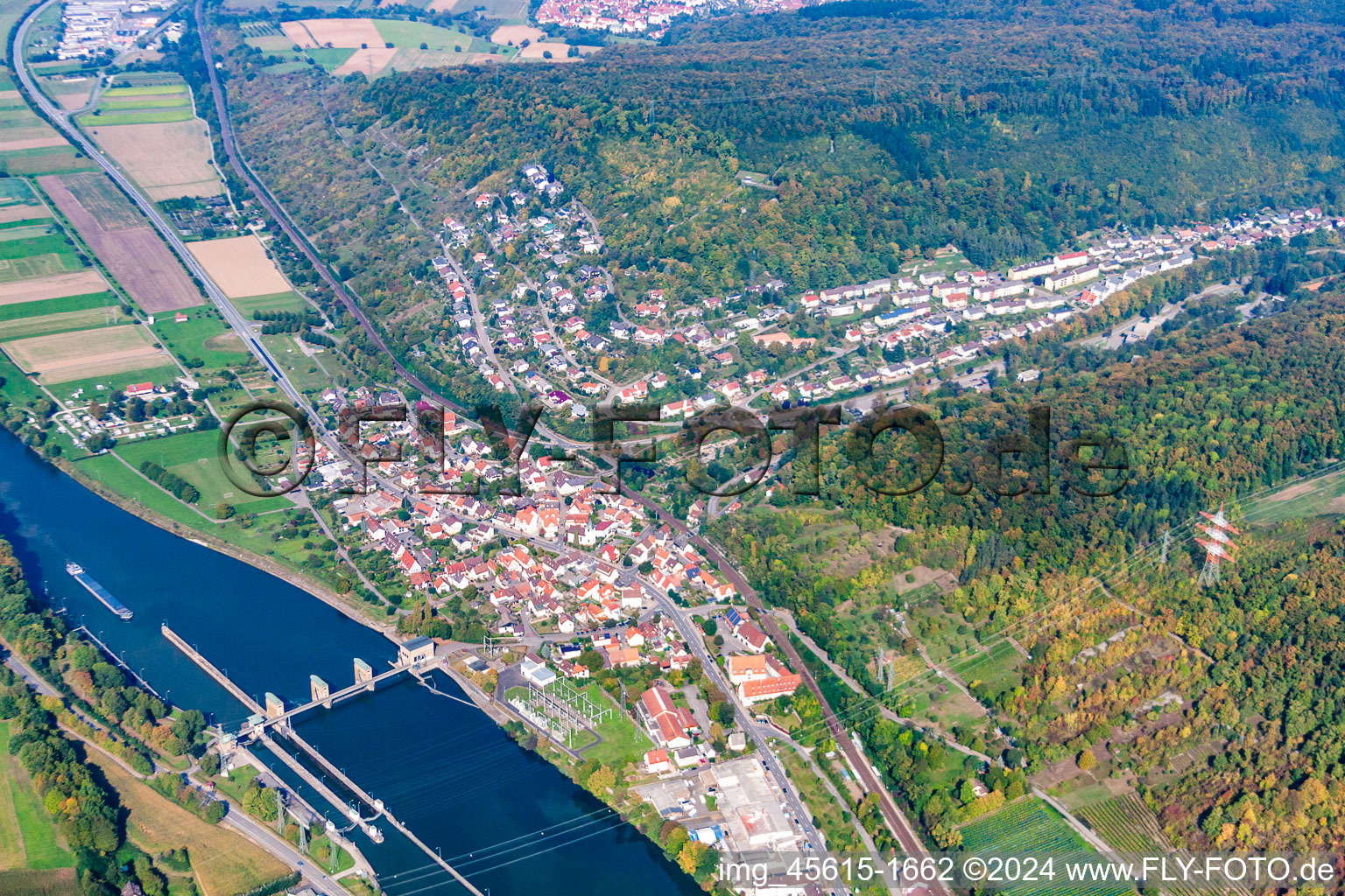 Neckarzimmern im Bundesland Baden-Württemberg, Deutschland aus der Luft