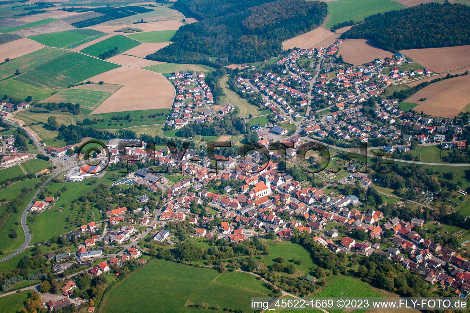 Luftbild von Ortsteil Sulzbach in Billigheim im Bundesland Baden-Württemberg, Deutschland