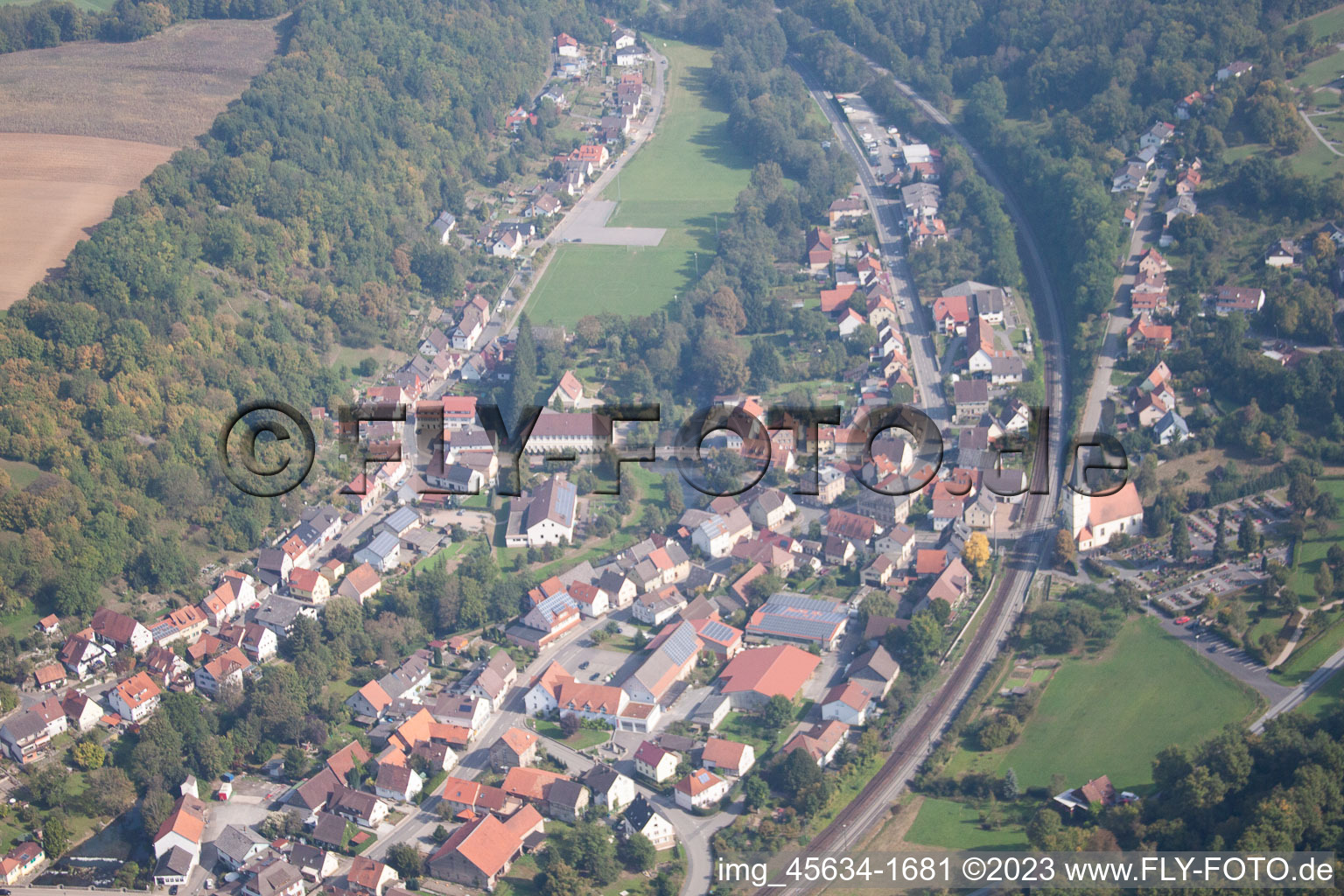Sennfeld im Bundesland Baden-Württemberg, Deutschland von der Drohne aus gesehen