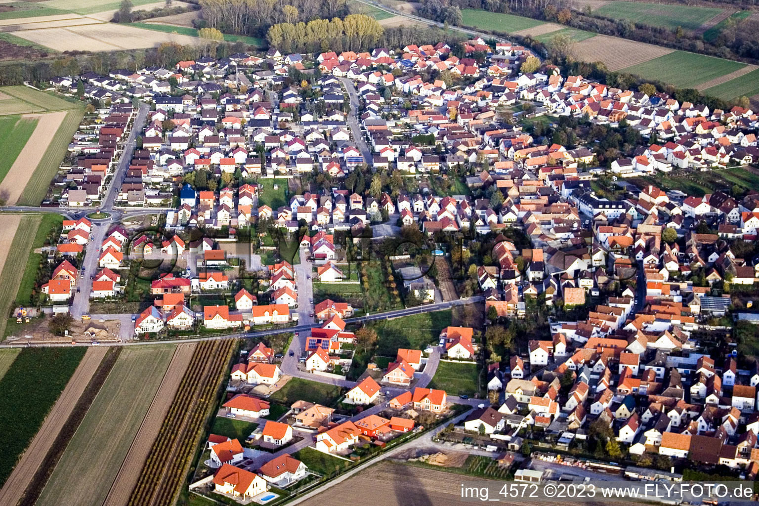 Luftbild von Hördt von Süden im Bundesland Rheinland-Pfalz, Deutschland