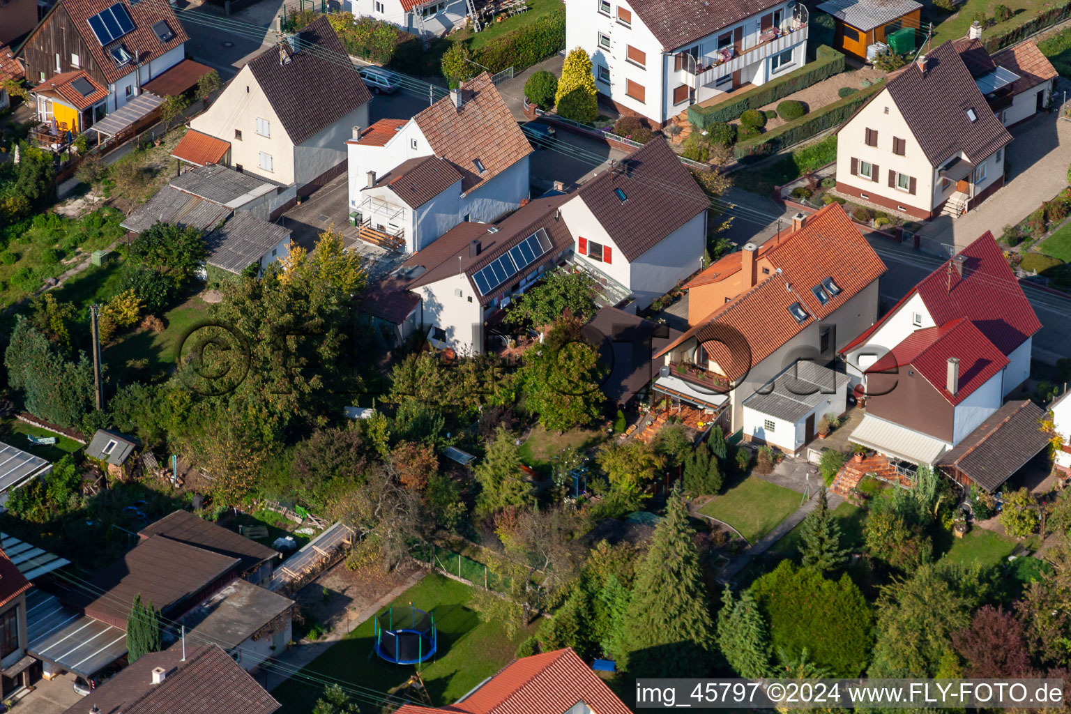 Drohnenaufname von Siedlung Gartenstadt in Kandel im Bundesland Rheinland-Pfalz, Deutschland