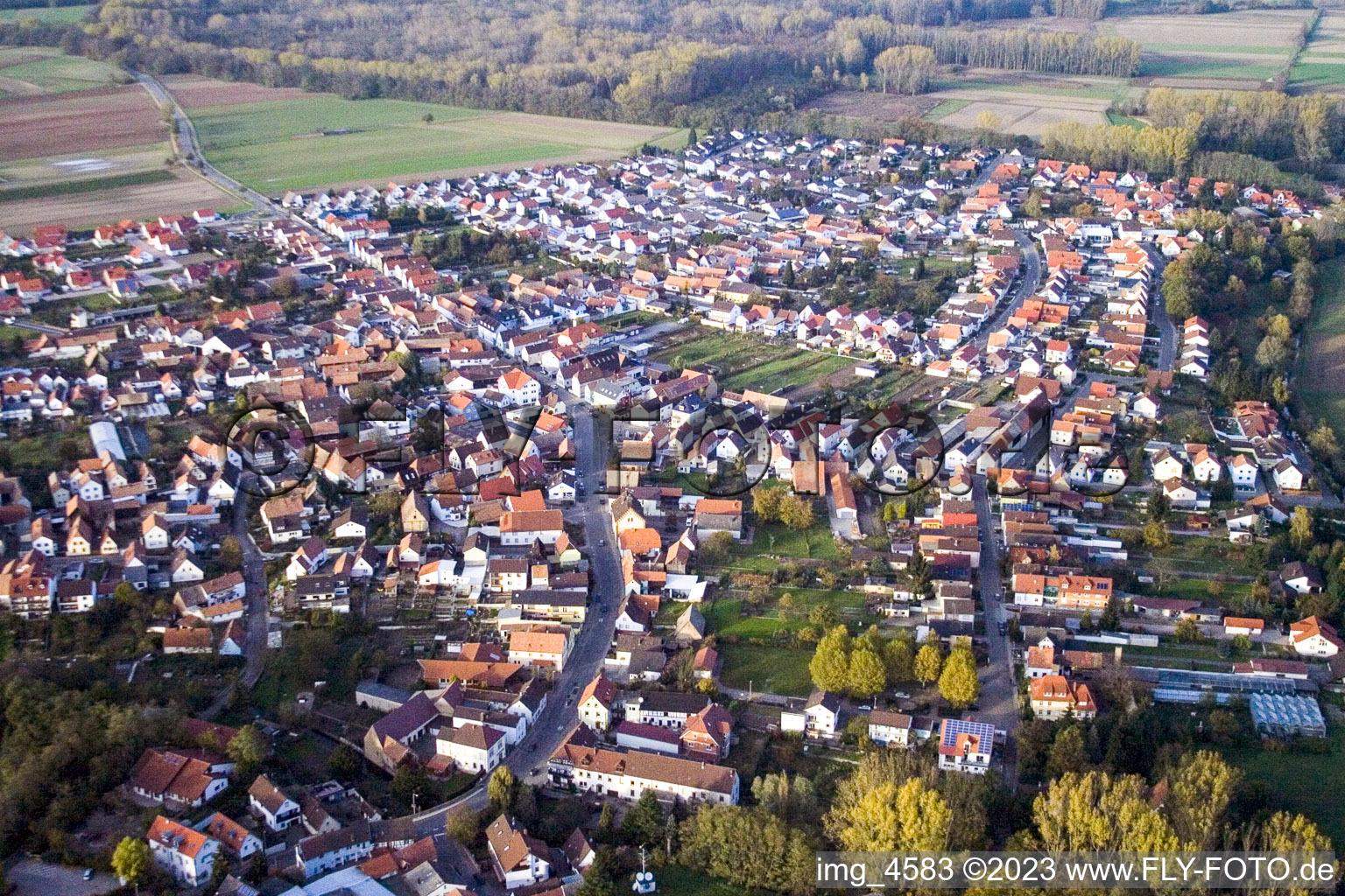 Luftbild von Hördt von Südosten im Bundesland Rheinland-Pfalz, Deutschland
