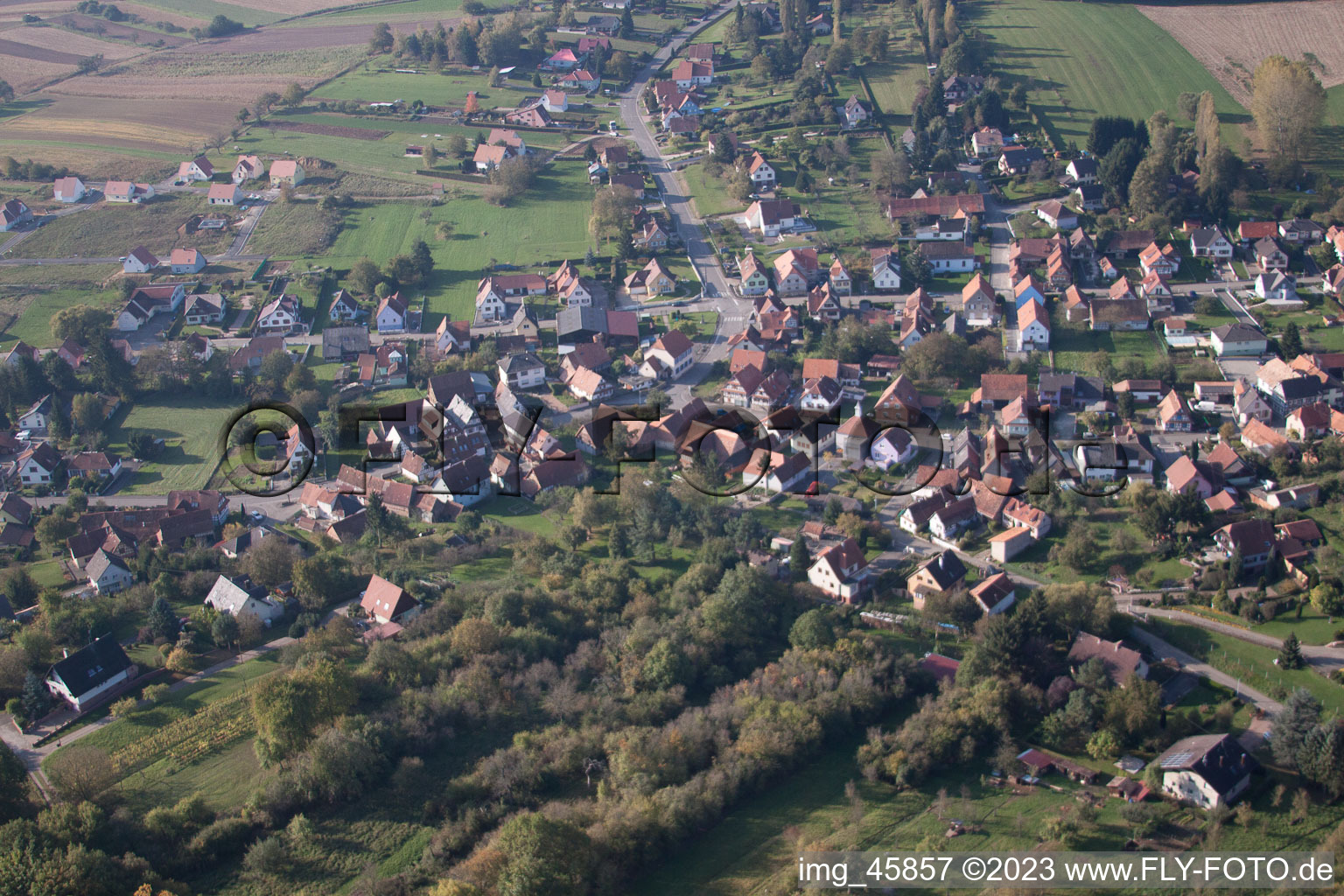 Lobsann im Bundesland Bas-Rhin, Frankreich aus der Drohnenperspektive