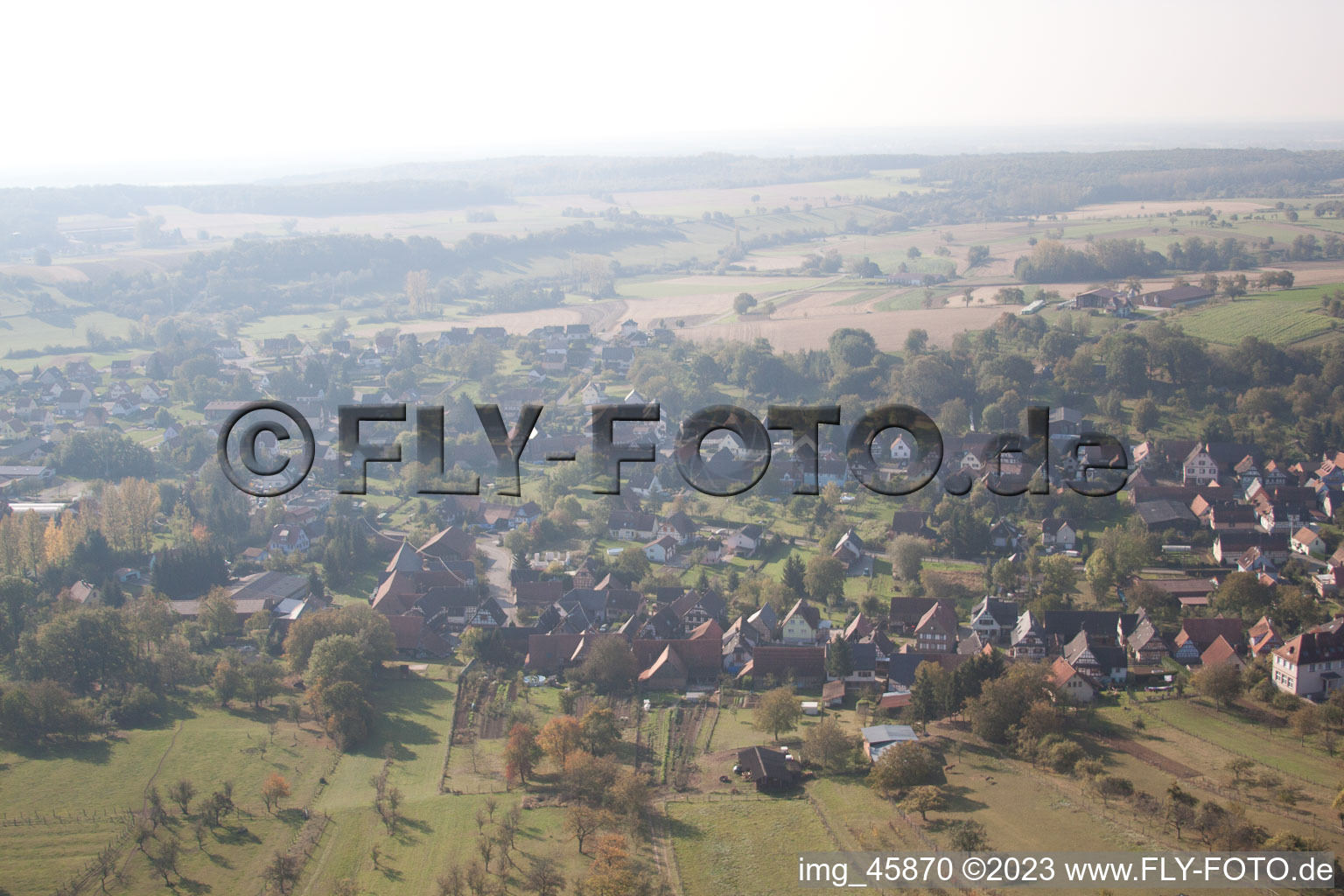 Preuschdorf im Bundesland Bas-Rhin, Frankreich aus der Drohnenperspektive