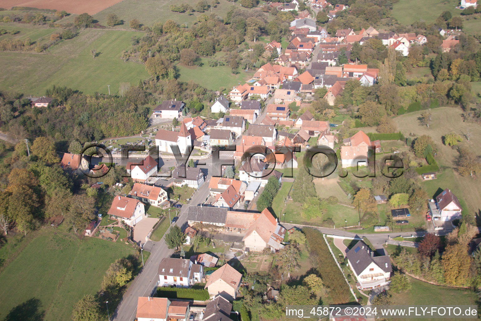 Drohnenaufname von Mitschdorf im Bundesland Bas-Rhin, Frankreich