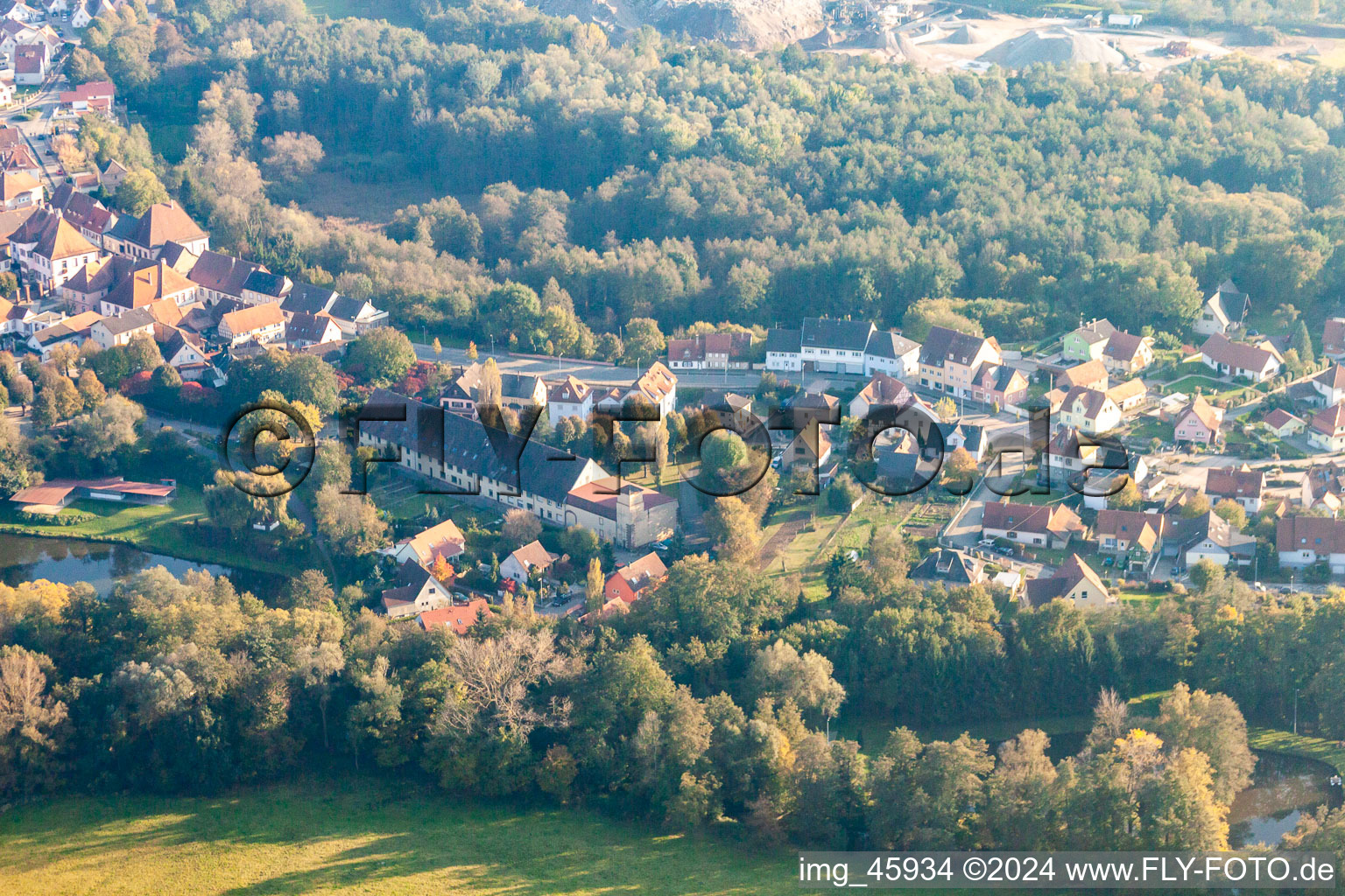 Lauterbourg im Bundesland Bas-Rhin, Frankreich von der Drohne aus gesehen