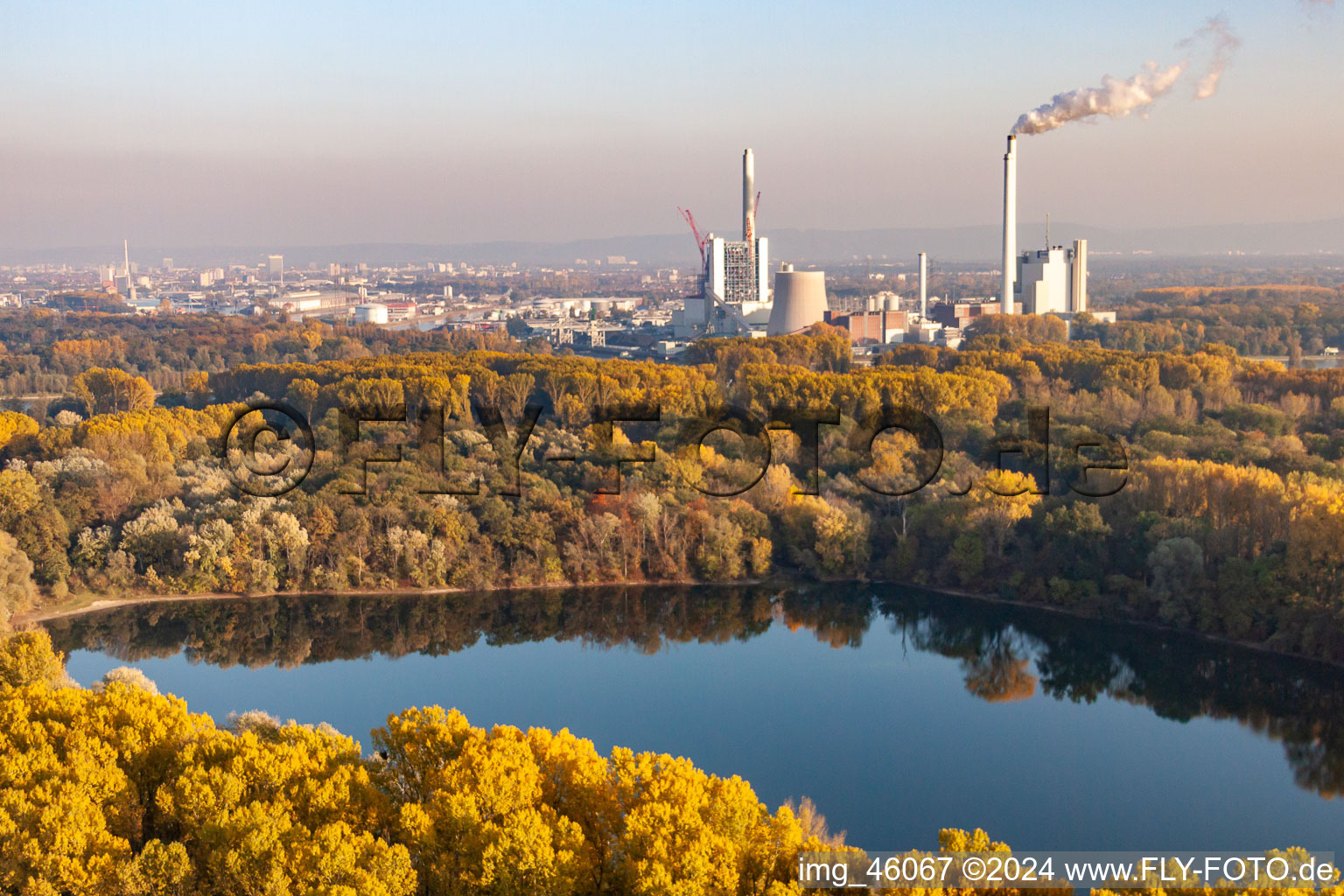 Luftbild von ENBW Steinkohle-Kraftwerk am Rhein im Ortsteil Daxlanden in Karlsruhe im Bundesland Baden-Württemberg, Deutschland