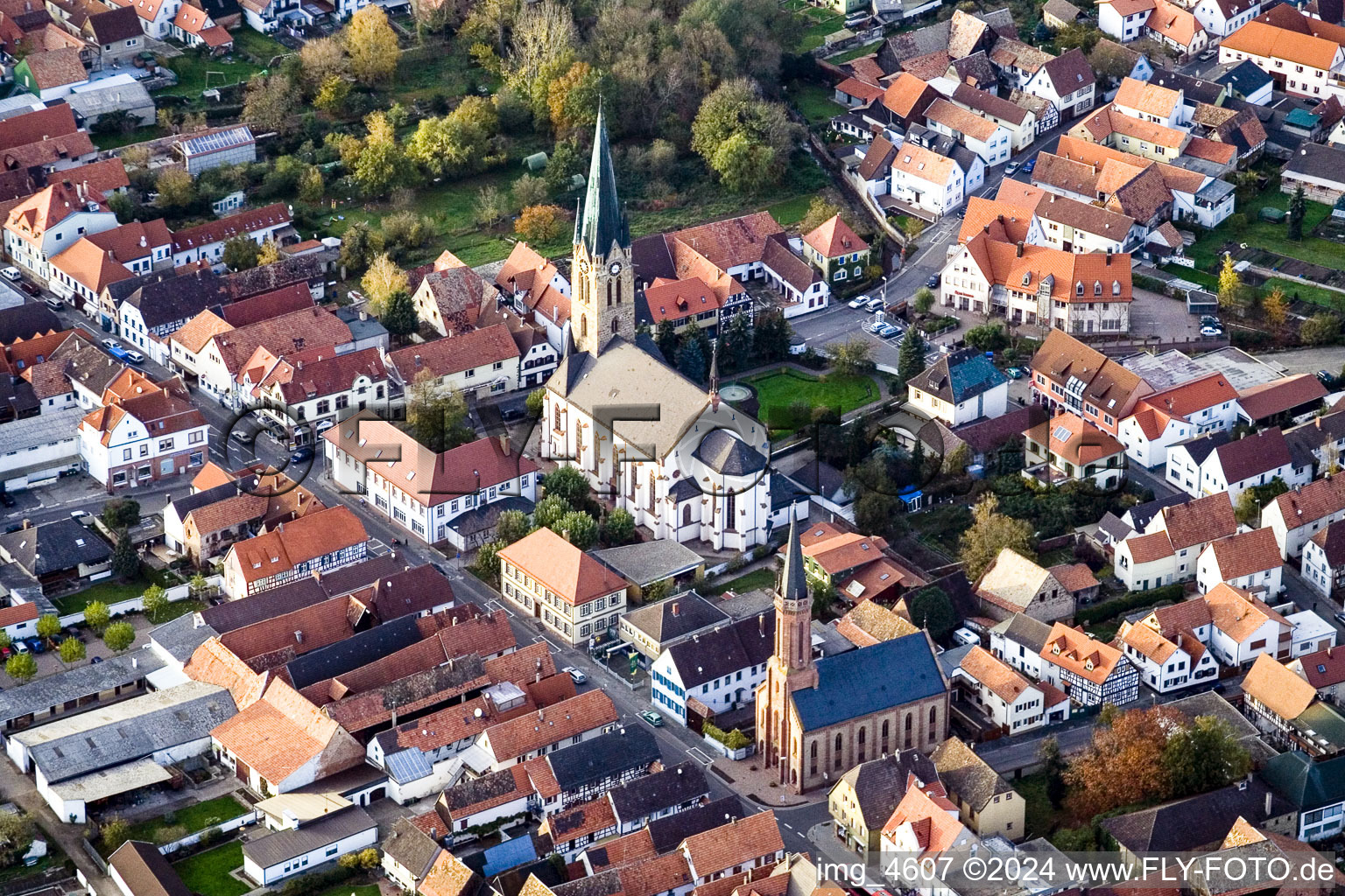 Luftbild von Ortsansicht der Straßen und Häuser der Wohngebiete im Ortsteil Sondernheim in Bellheim im Bundesland Rheinland-Pfalz, Deutschland