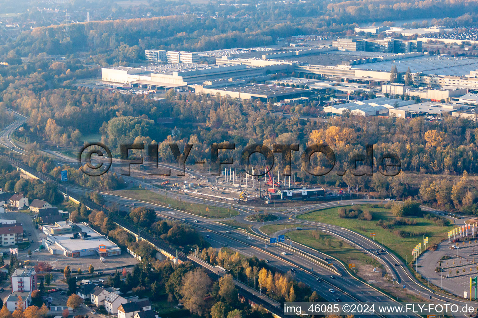 Luftaufnahme von Maximiliansau, Maximiliancenter in Wörth am Rhein im Bundesland Rheinland-Pfalz, Deutschland