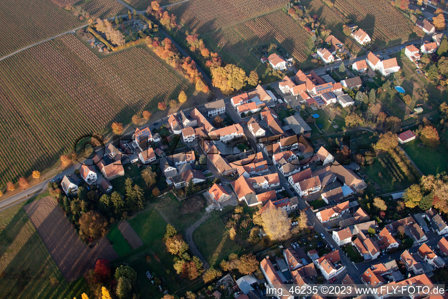 Knöringen im Bundesland Rheinland-Pfalz, Deutschland von der Drohne aus gesehen