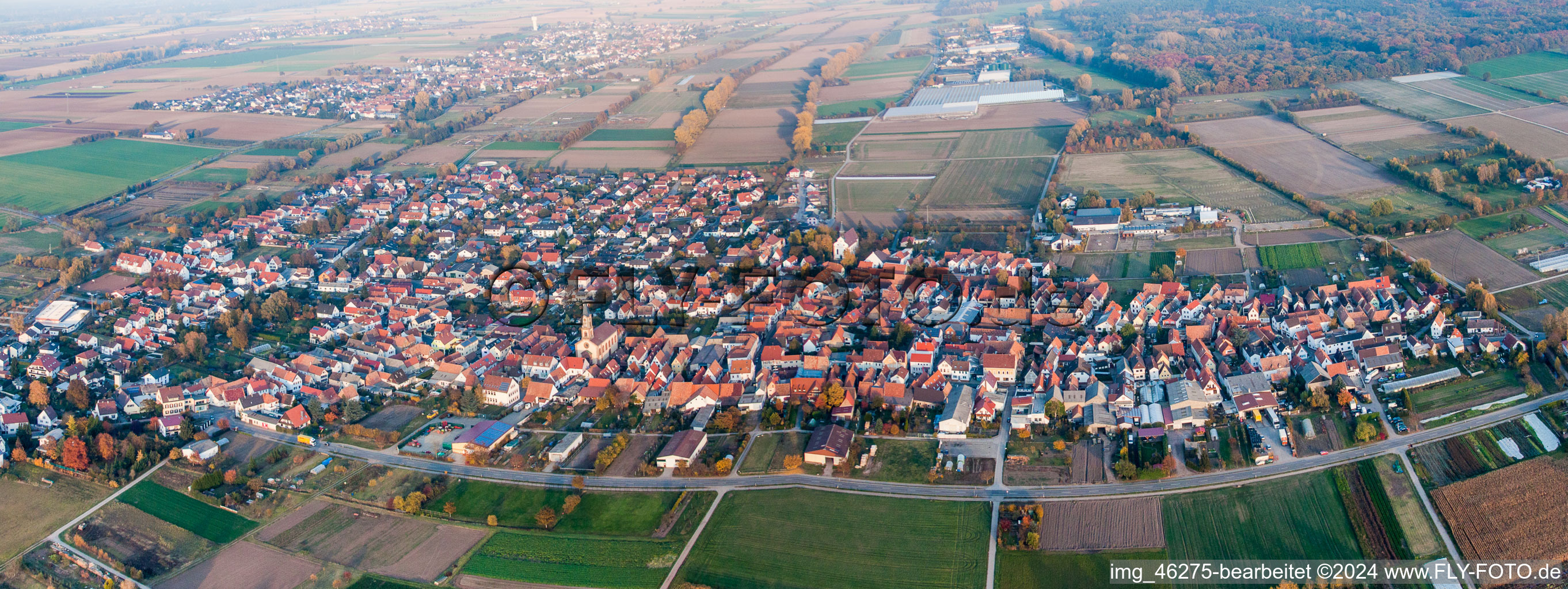 Dorf - Ansicht in Zeiskam im Bundesland Rheinland-Pfalz, Deutschland