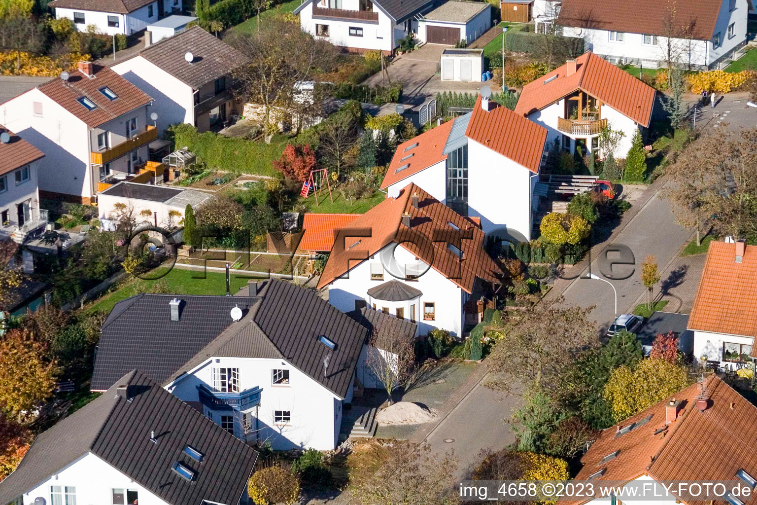 Drohnenbild von Steinweiler, Klingbachstr im Bundesland Rheinland-Pfalz, Deutschland