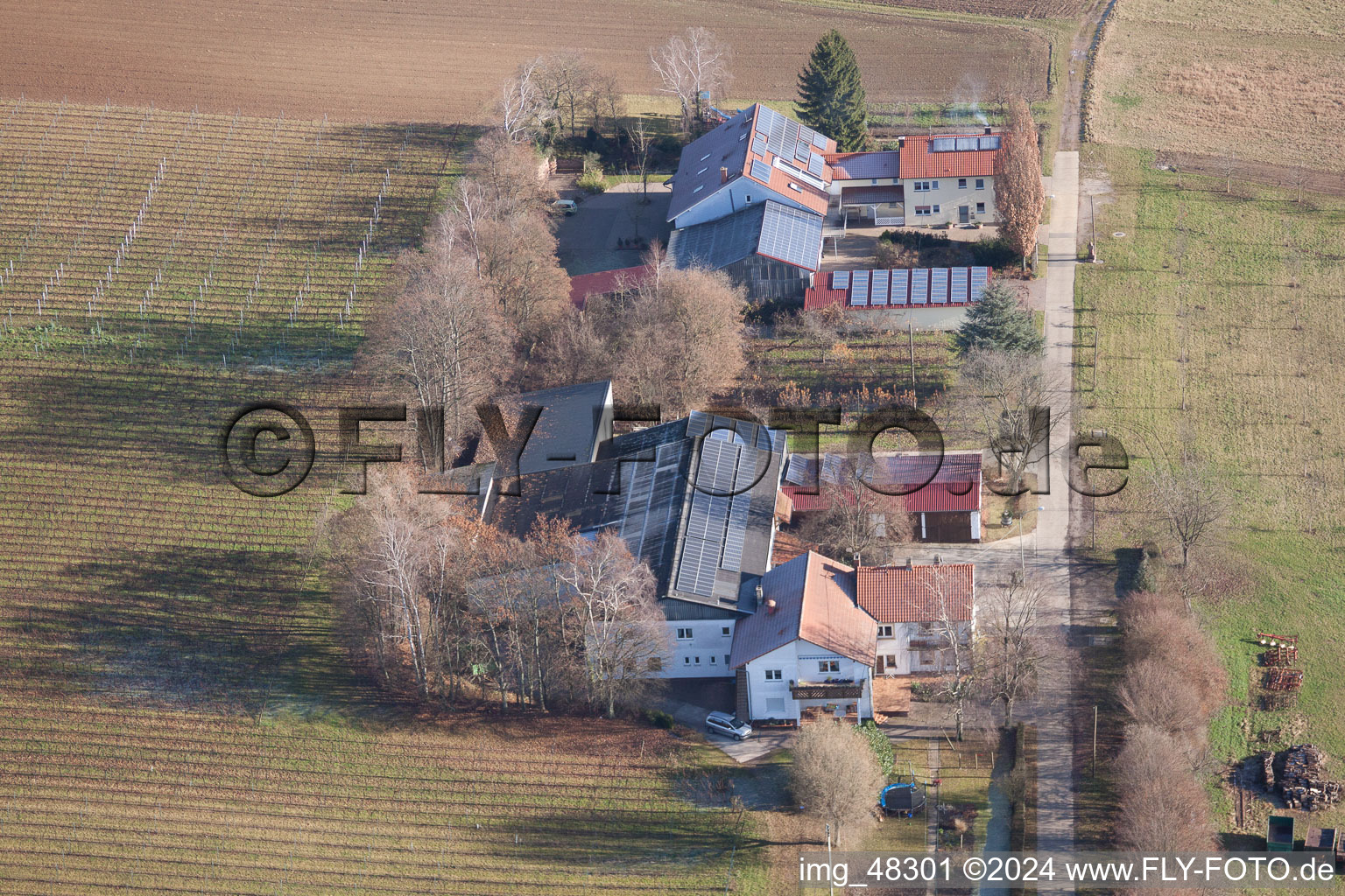 Schrägluftbild von Eichenhof im Ortsteil Deutschhof in Kapellen-Drusweiler im Bundesland Rheinland-Pfalz, Deutschland