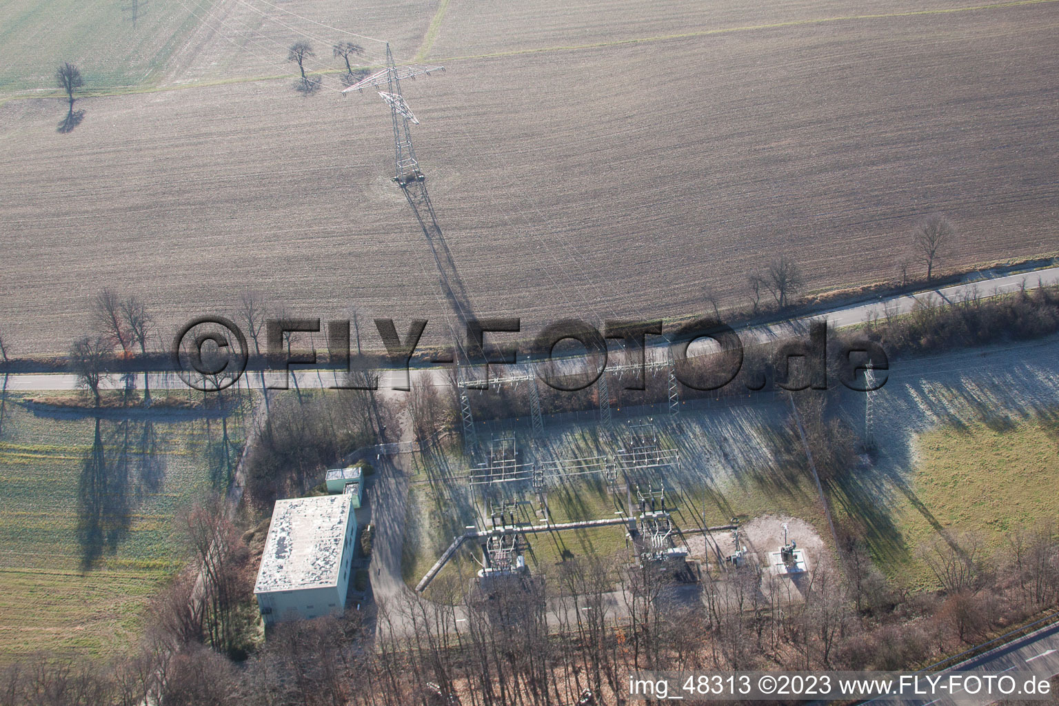 Umspannwerk in Bad Bergzabern im Bundesland Rheinland-Pfalz, Deutschland aus der Luft betrachtet