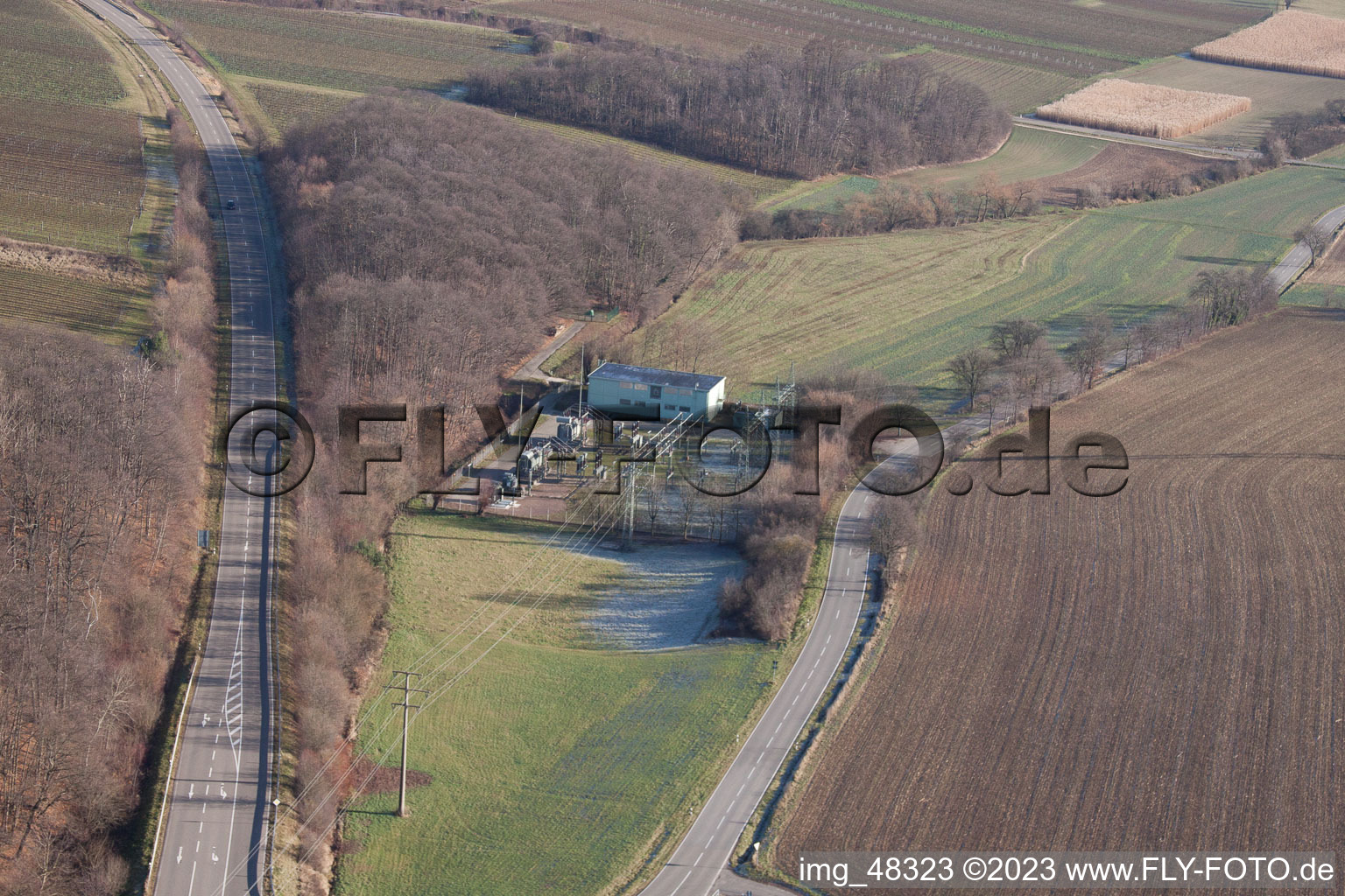 Umspannwerk in Bad Bergzabern im Bundesland Rheinland-Pfalz, Deutschland von einer Drohne aus