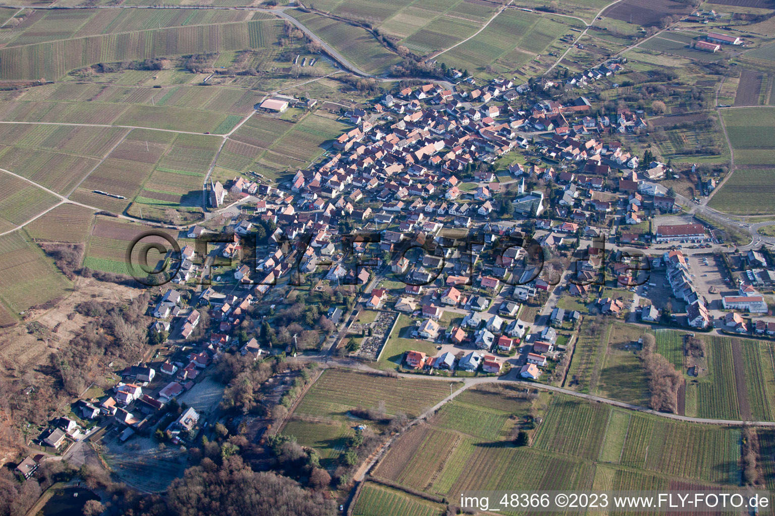 Ortsteil Schweigen in Schweigen-Rechtenbach im Bundesland Rheinland-Pfalz, Deutschland aus der Luft betrachtet