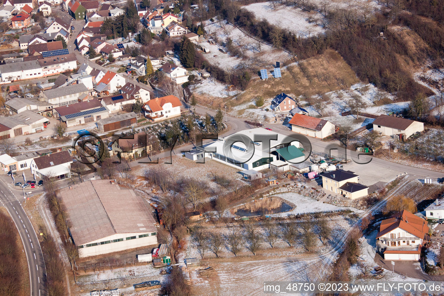 Luftaufnahme von Neuenbürg, Fa. AVN GmbH im Bundesland Baden-Württemberg, Deutschland