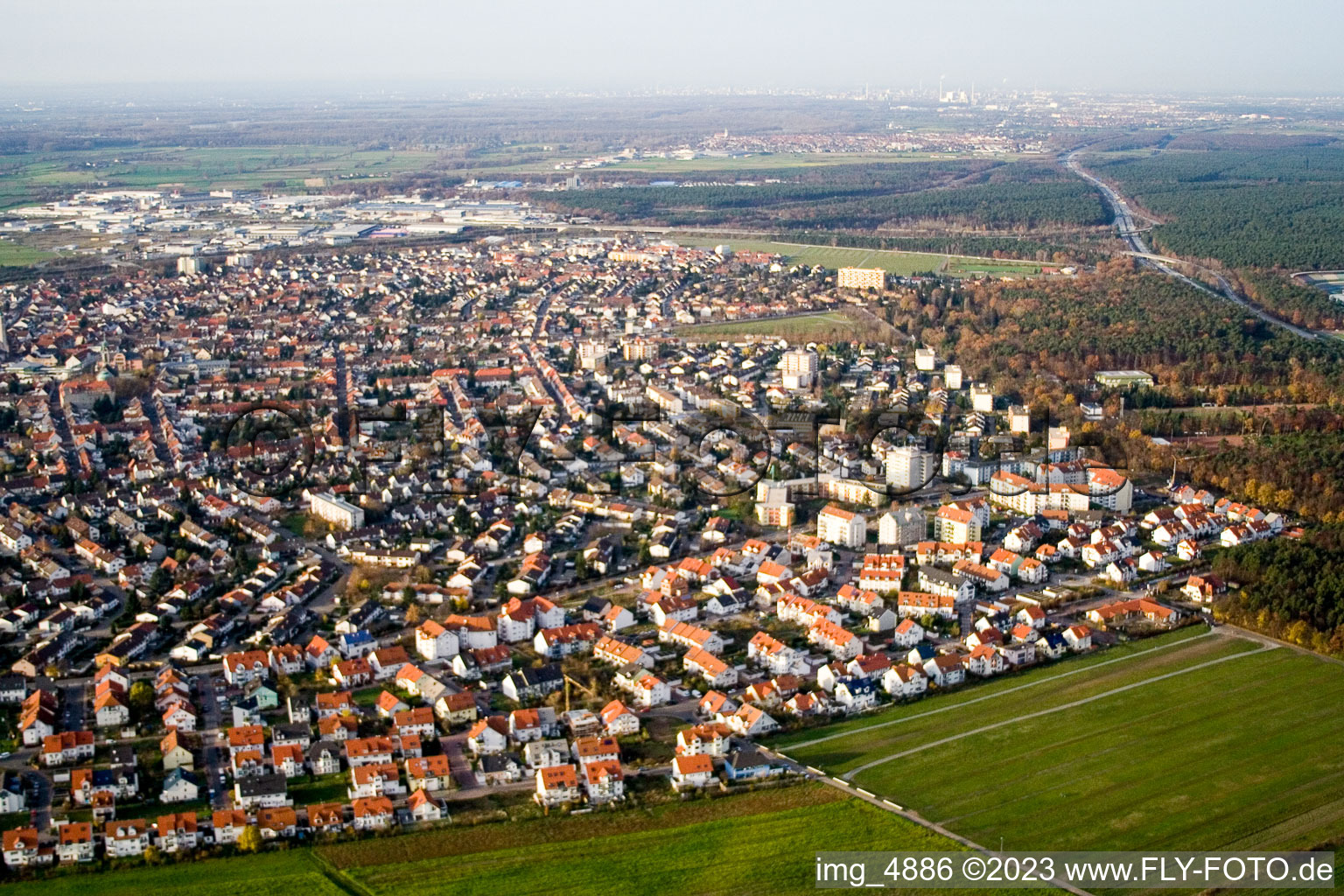 Luftaufnahme von Hockenheim von Süden im Bundesland Baden-Württemberg, Deutschland