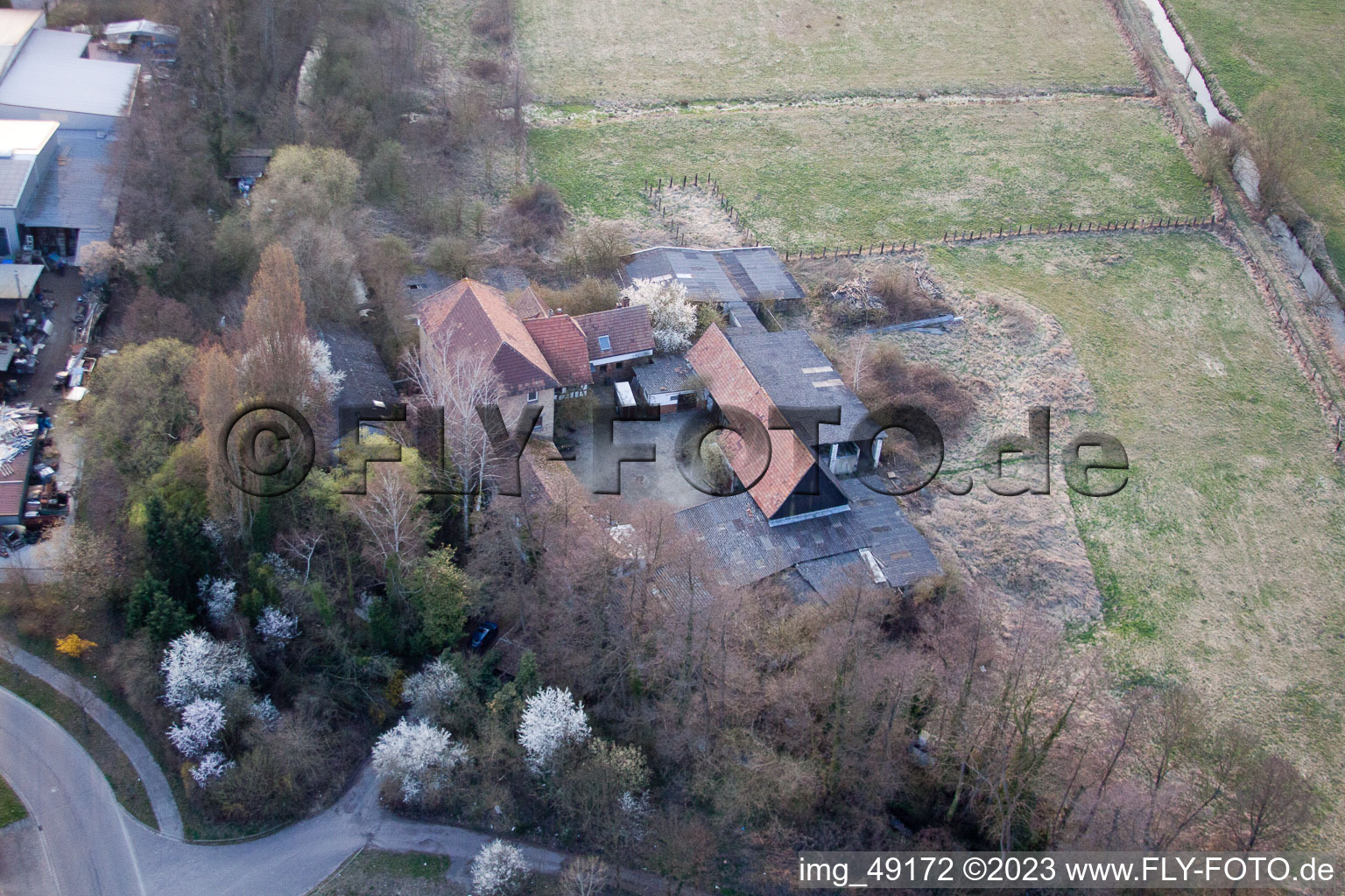 Ortsteil Minderslachen in Kandel im Bundesland Rheinland-Pfalz, Deutschland aus der Drohnenperspektive