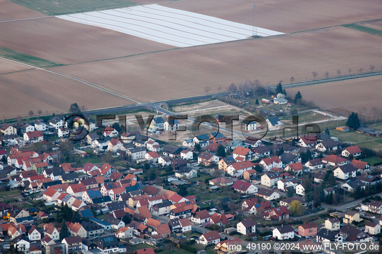 Luftaufnahme von Neubaugebiet Im Holderbusch in Minfeld im Bundesland Rheinland-Pfalz, Deutschland