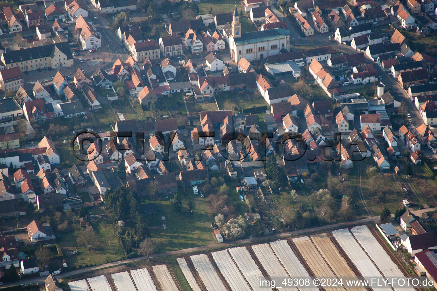 Drohnenaufname von Lingenfeld im Bundesland Rheinland-Pfalz, Deutschland