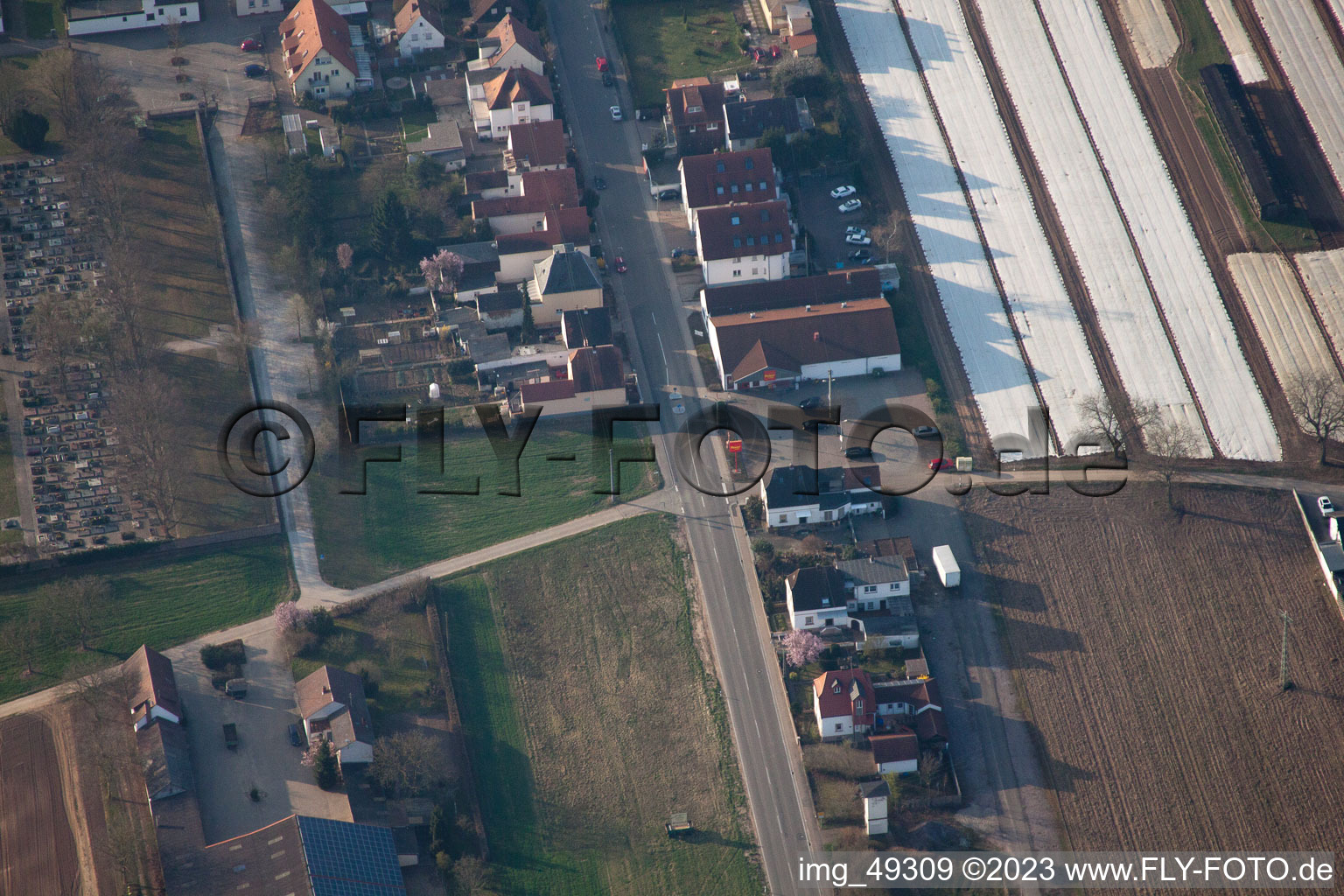 Drohnenbild von Lingenfeld im Bundesland Rheinland-Pfalz, Deutschland