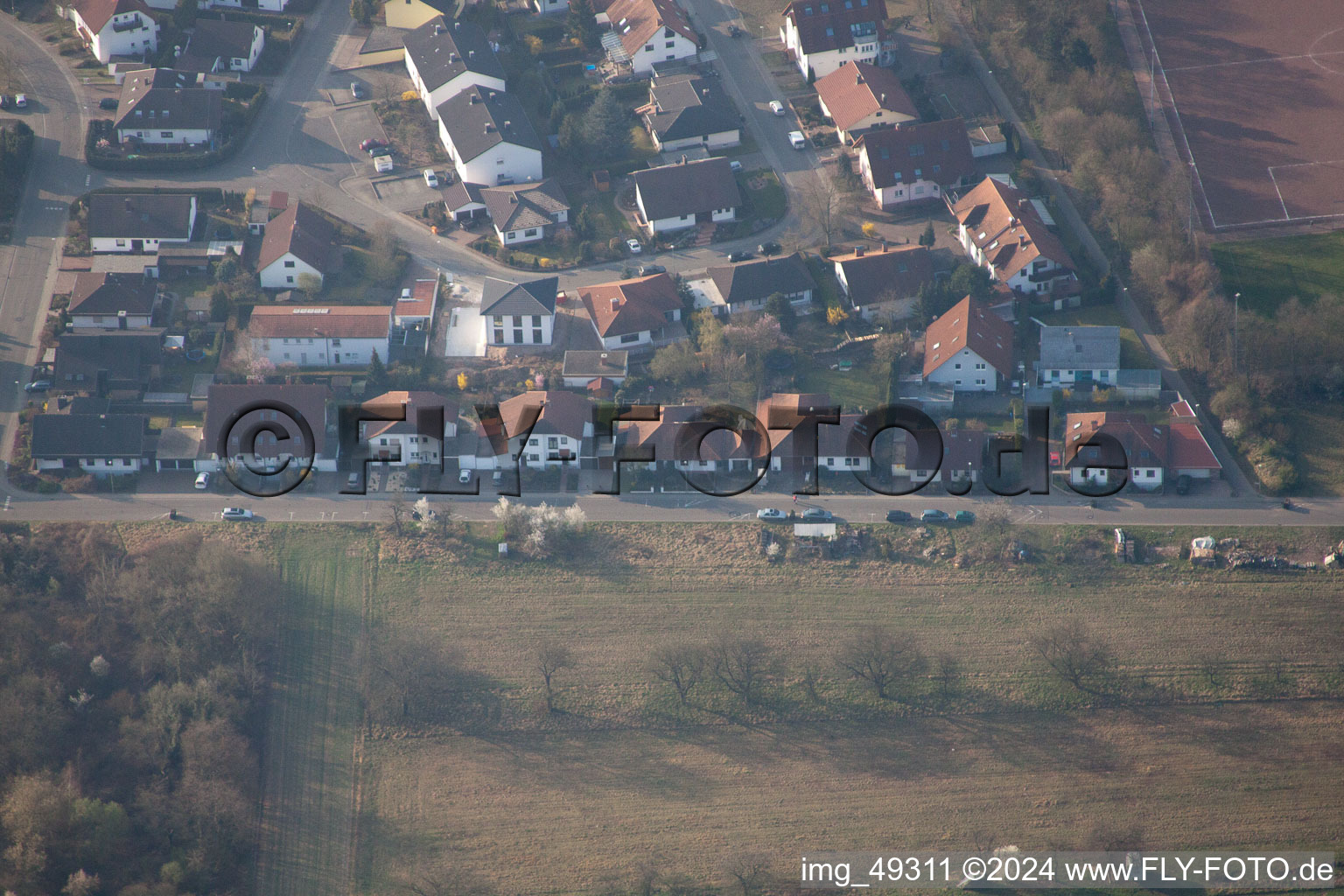 Lingenfeld im Bundesland Rheinland-Pfalz, Deutschland von einer Drohne aus