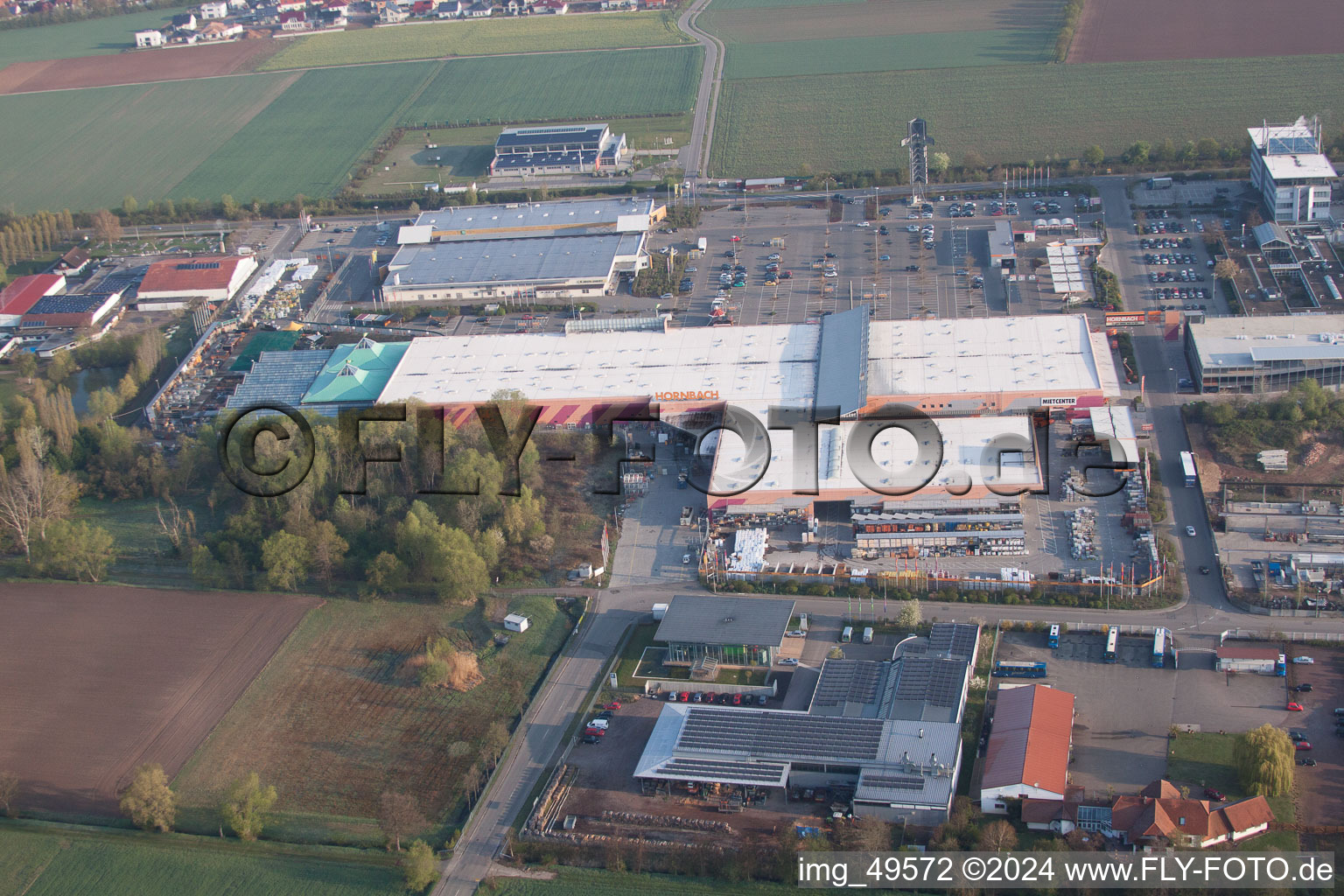 Offenbach an der Queich, Industriegebiet im Bundesland Rheinland-Pfalz, Deutschland von einer Drohne aus