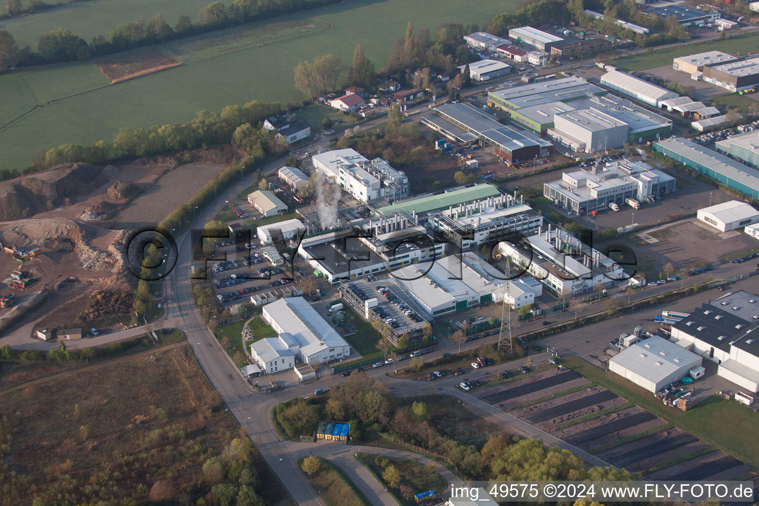 Luftaufnahme von Offenbach an der Queich, Industriegebiet im Bundesland Rheinland-Pfalz, Deutschland