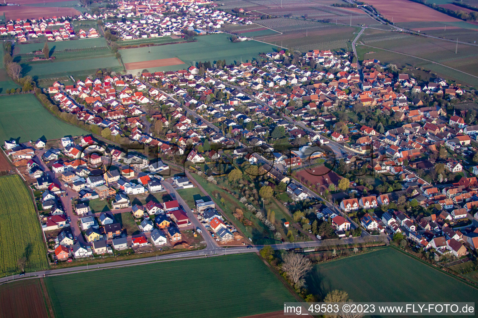 Luftbild von Von Südosten in Bornheim im Bundesland Rheinland-Pfalz, Deutschland