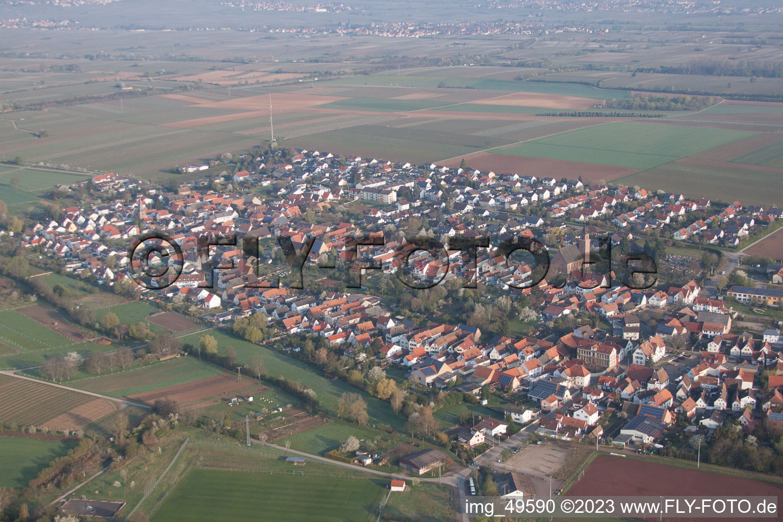Luftaufnahme von Essingen im Bundesland Rheinland-Pfalz, Deutschland