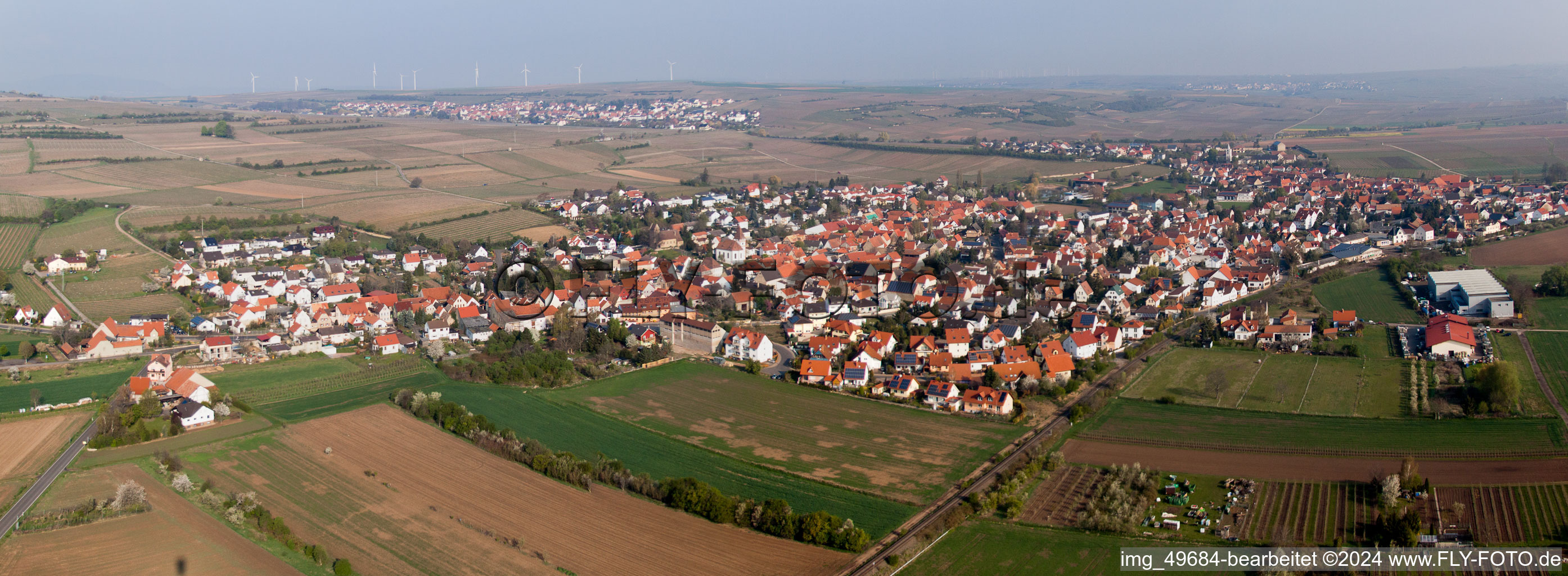 Luftbild von Ortsansicht der Straßen und Häuser der Wohngebiete in Bockenheim an der Weinstraße im Bundesland Rheinland-Pfalz, Deutschland