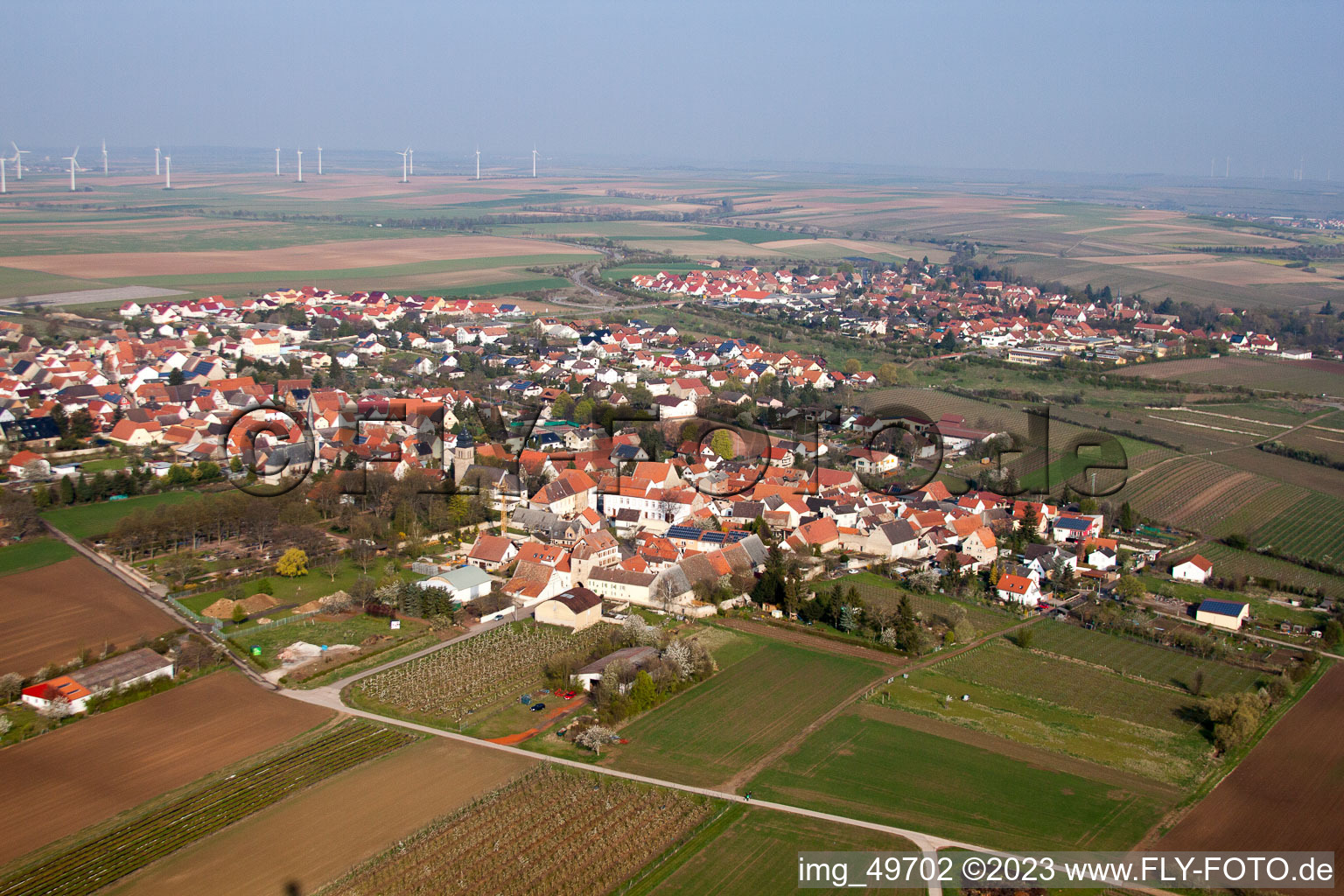 Drohnenaufname von Ober-Flörsheim im Bundesland Rheinland-Pfalz, Deutschland
