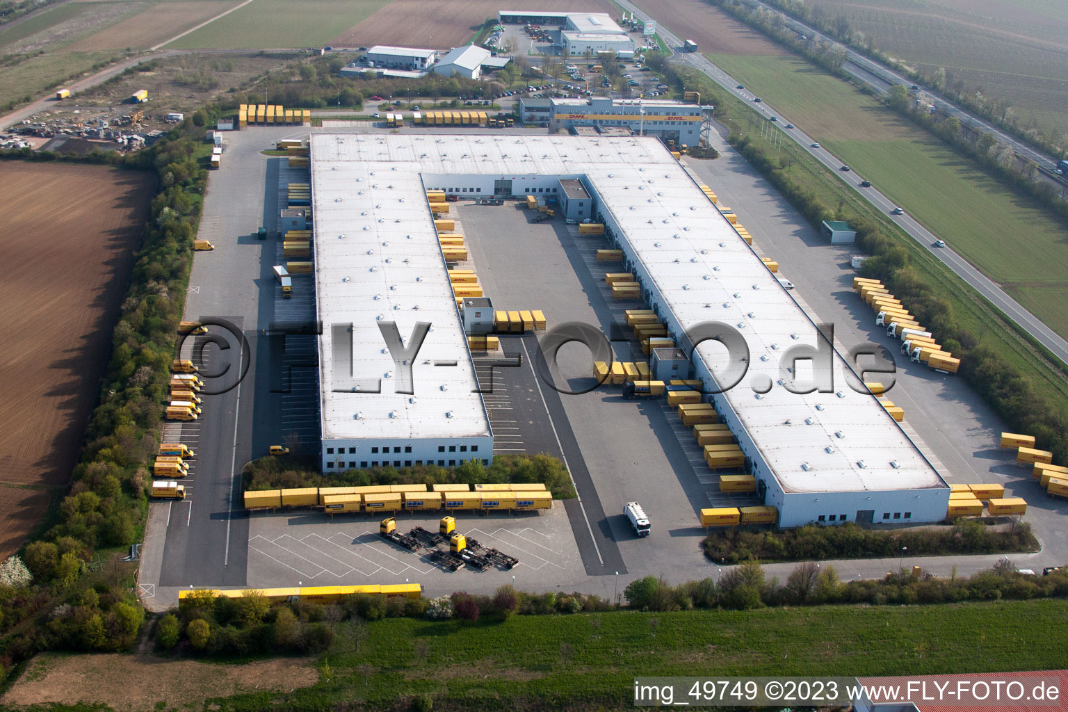 Saulheim, DHL Logistikzentrum im Bundesland Rheinland-Pfalz, Deutschland