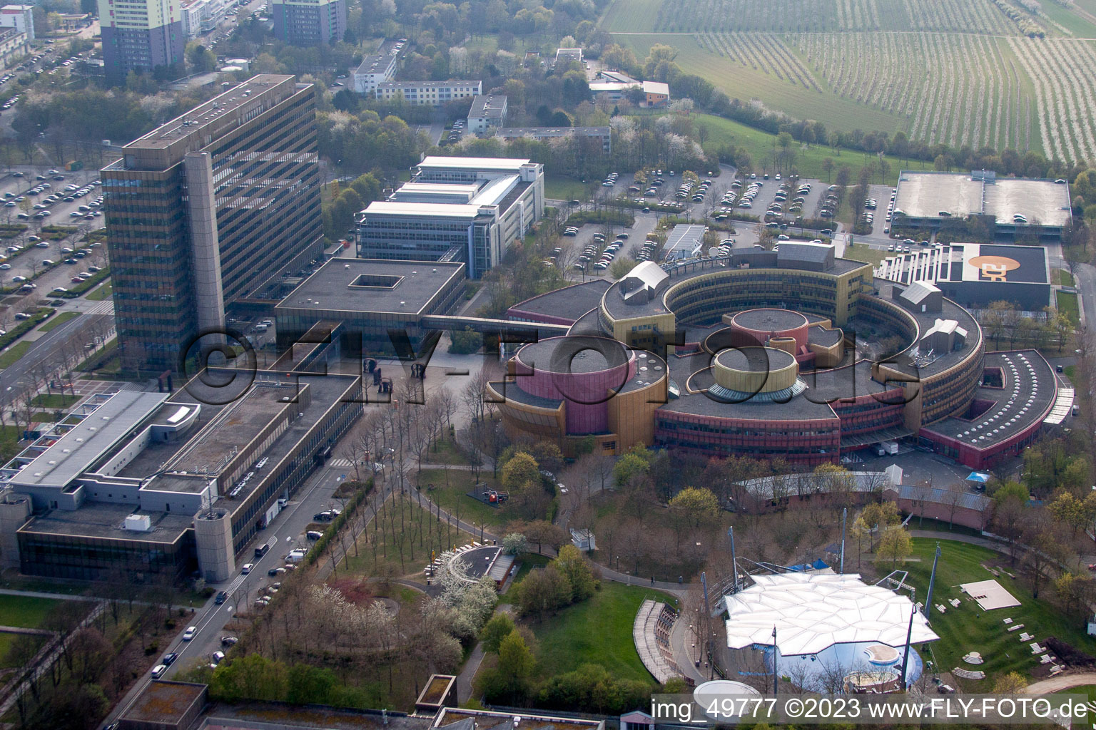 Drohnenbild von ZDF im Ortsteil Lerchenberg in Mainz im Bundesland Rheinland-Pfalz, Deutschland