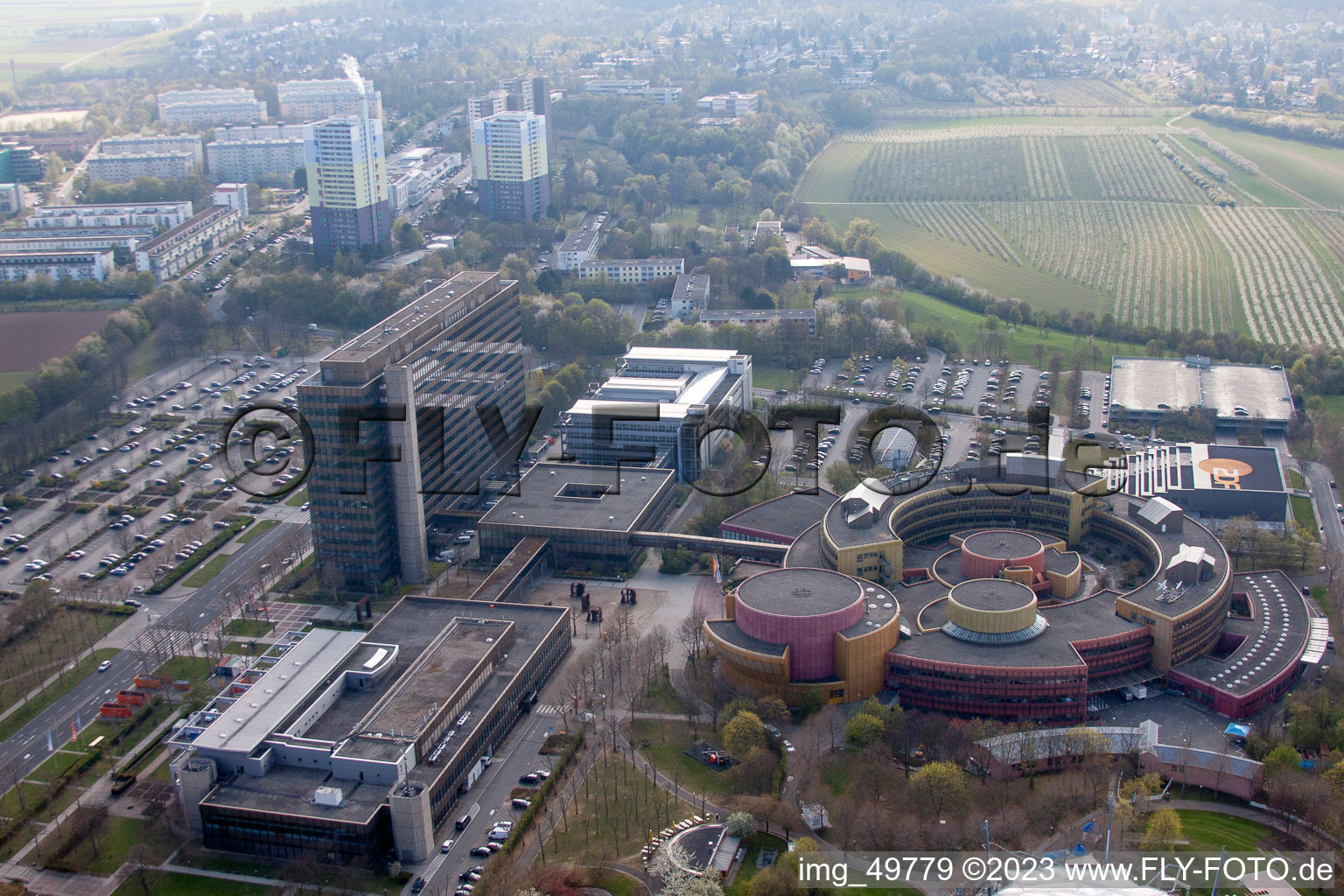 ZDF im Ortsteil Lerchenberg in Mainz im Bundesland Rheinland-Pfalz, Deutschland von einer Drohne aus